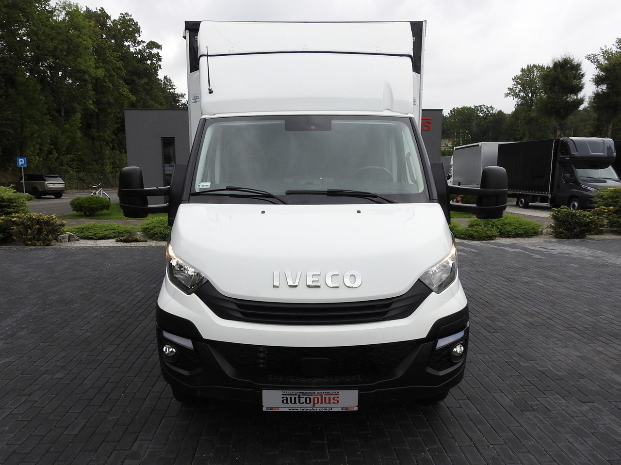 IVECO DAILY 70C18 TARPAULIN LIFT 12 PALLETS WEBASTO CRUISE CONTROL TWIN WHEELS AIR CONDITIONING 180HP - 커튼사이더 트럭 : 사진 5 IVECO DAILY 70C18 TARPAULIN LIFT 12 PALLETS WEBASTO CRUISE CONTROL TWIN WHEELS AIR CONDITIONING 180HP - 커튼사이더 트럭 : 사진 5