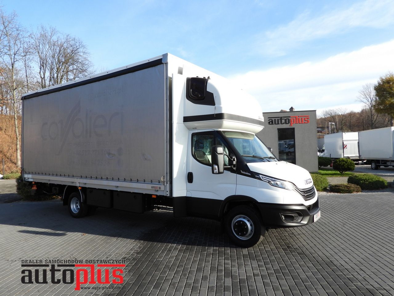 IVECO DAILY 70C18 TARPAULIN LIFT 16 PALLETS WEBASTO CRUISE CONTROL NAVIGATION LED LIGHTS PNEUMATICS AUTOMATIC TRANSMISSION HI-MATIC TWIN WHEELS AIR CONDITIONING 180HP - 커튼사이더 트럭 : 사진 1 IVECO DAILY 70C18 TARPAULIN LIFT 16 PALLETS WEBASTO CRUISE CONTROL NAVIGATION LED LIGHTS PNEUMATICS AUTOMATIC TRANSMISSION HI-MATIC TWIN WHEELS AIR CONDITIONING 180HP - 커튼사이더 트럭 : 사진 1