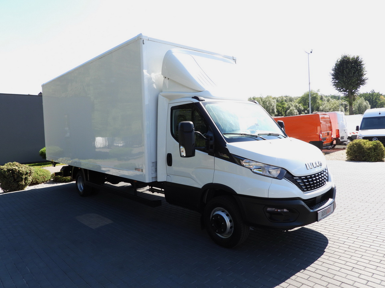 IVECO DAILY 72C18 LIFT 14 PALLETS CRUISE CONTROL PNEUMATICS AUTOMATIC TRANSMISSION HI-MATIC TWIN WHEELS AIR CONDITIONING 180HP - 박스 트럭 : 사진 4 IVECO DAILY 72C18 LIFT 14 PALLETS CRUISE CONTROL PNEUMATICS AUTOMATIC TRANSMISSION HI-MATIC TWIN WHEELS AIR CONDITIONING 180HP - 박스 트럭 : 사진 4
