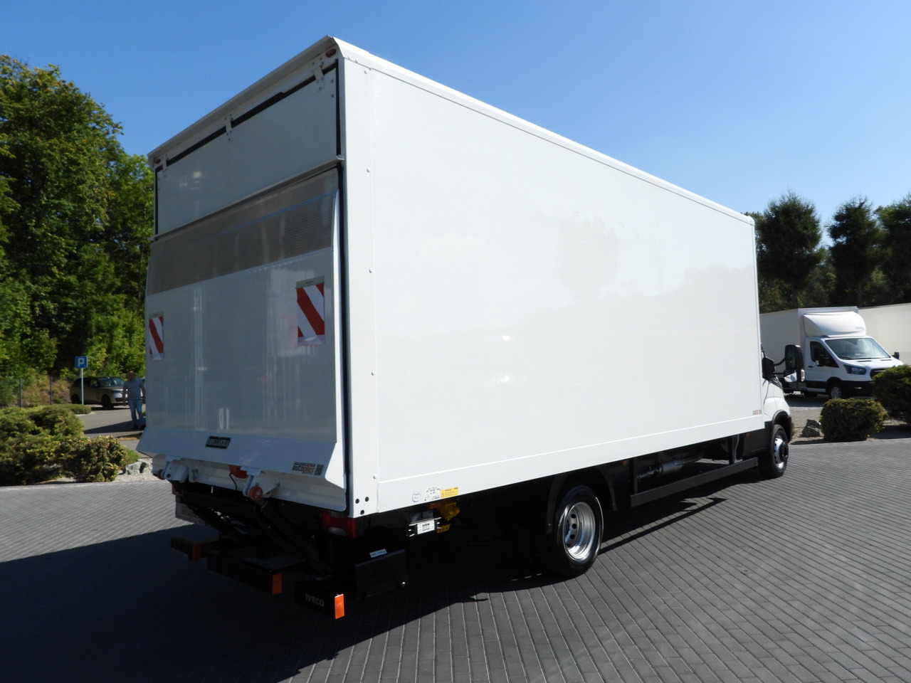 IVECO DAILY 72C18 LIFT 14 PALLETS CRUISE CONTROL PNEUMATICS AUTOMATIC TRANSMISSION HI-MATIC TWIN WHEELS AIR CONDITIONING 180HP - 박스 트럭 : 사진 3 IVECO DAILY 72C18 LIFT 14 PALLETS CRUISE CONTROL PNEUMATICS AUTOMATIC TRANSMISSION HI-MATIC TWIN WHEELS AIR CONDITIONING 180HP - 박스 트럭 : 사진 3