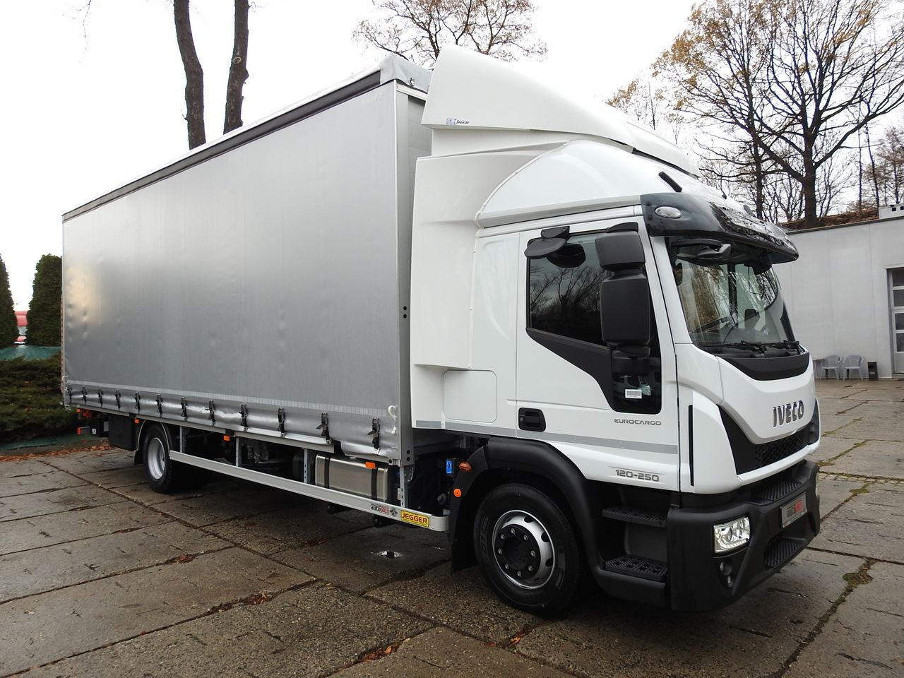 IVECO EUROCARGO 120-250 NEW TARPAULIN LIFT 18 PALLETS WEBASTO CRUISE CONTROL AIR CONDITIONING LED LIGHTS PNEUMATICS AUTOMATIC TRANSMISSION HI-MATIC 250HP - 커튼사이더 트럭 : 사진 4 IVECO EUROCARGO 120-250 NEW TARPAULIN LIFT 18 PALLETS WEBASTO CRUISE CONTROL AIR CONDITIONING LED LIGHTS PNEUMATICS AUTOMATIC TRANSMISSION HI-MATIC 250HP - 커튼사이더 트럭 : 사진 4