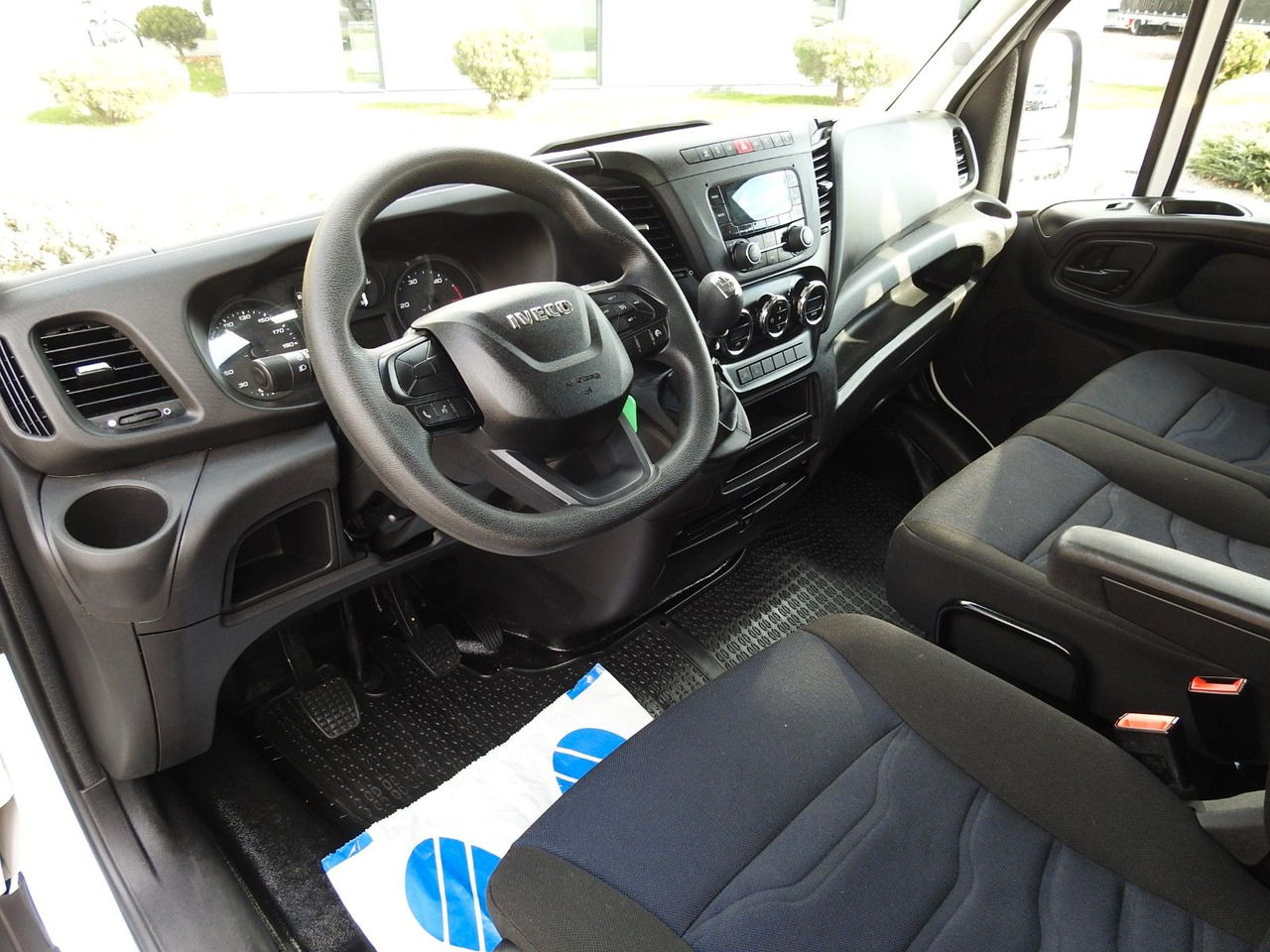 Iveco DAILY 35C14 KASTENWAGEN DOPPELKABINE 7 SITZE - 패널 밴, 콤비 밴 : 사진 2 Iveco DAILY 35C14 KASTENWAGEN DOPPELKABINE 7 SITZE - 패널 밴, 콤비 밴 : 사진 2