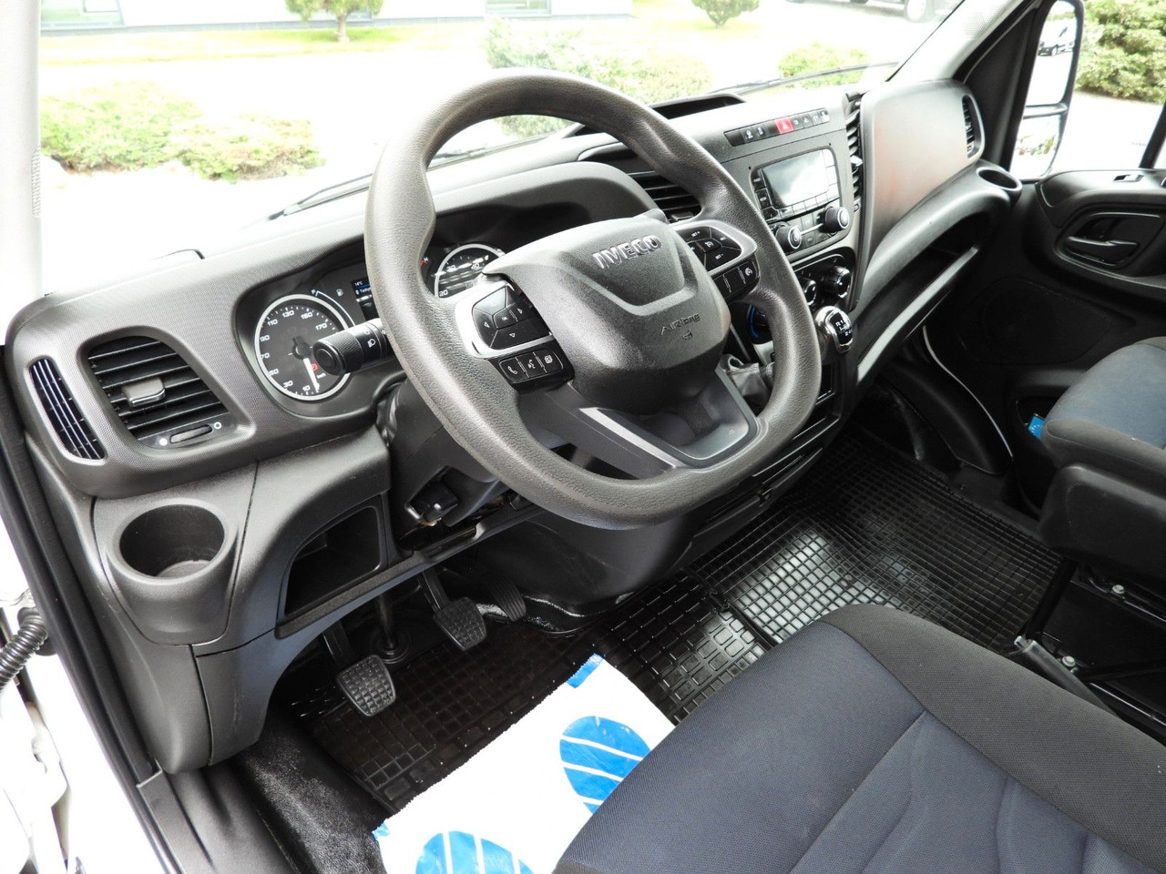Iveco DAILY 35C14 KIPPER DOPPELKABINE DOKA 6 SITZE A/C - 덤프 밴, 콤비 밴 : 사진 2 Iveco DAILY 35C14 KIPPER DOPPELKABINE DOKA 6 SITZE A/C - 덤프 밴, 콤비 밴 : 사진 2