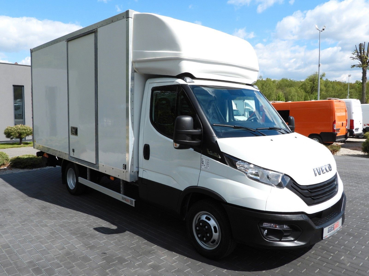 Iveco DAILY 35C16 KOFFER AUFZUG 8 PALETTEN TEMPOMAT - 박스 밴 : 사진 4 Iveco DAILY 35C16 KOFFER AUFZUG 8 PALETTEN TEMPOMAT - 박스 밴 : 사진 4