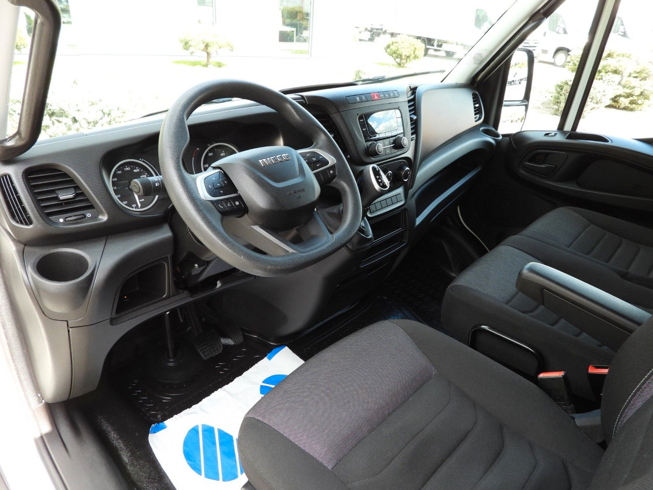 Iveco DAILY 35C16 KOFFER AUFZUG 8 PALETTEN TEMPOMAT - 박스 밴 : 사진 2 Iveco DAILY 35C16 KOFFER AUFZUG 8 PALETTEN TEMPOMAT - 박스 밴 : 사진 2