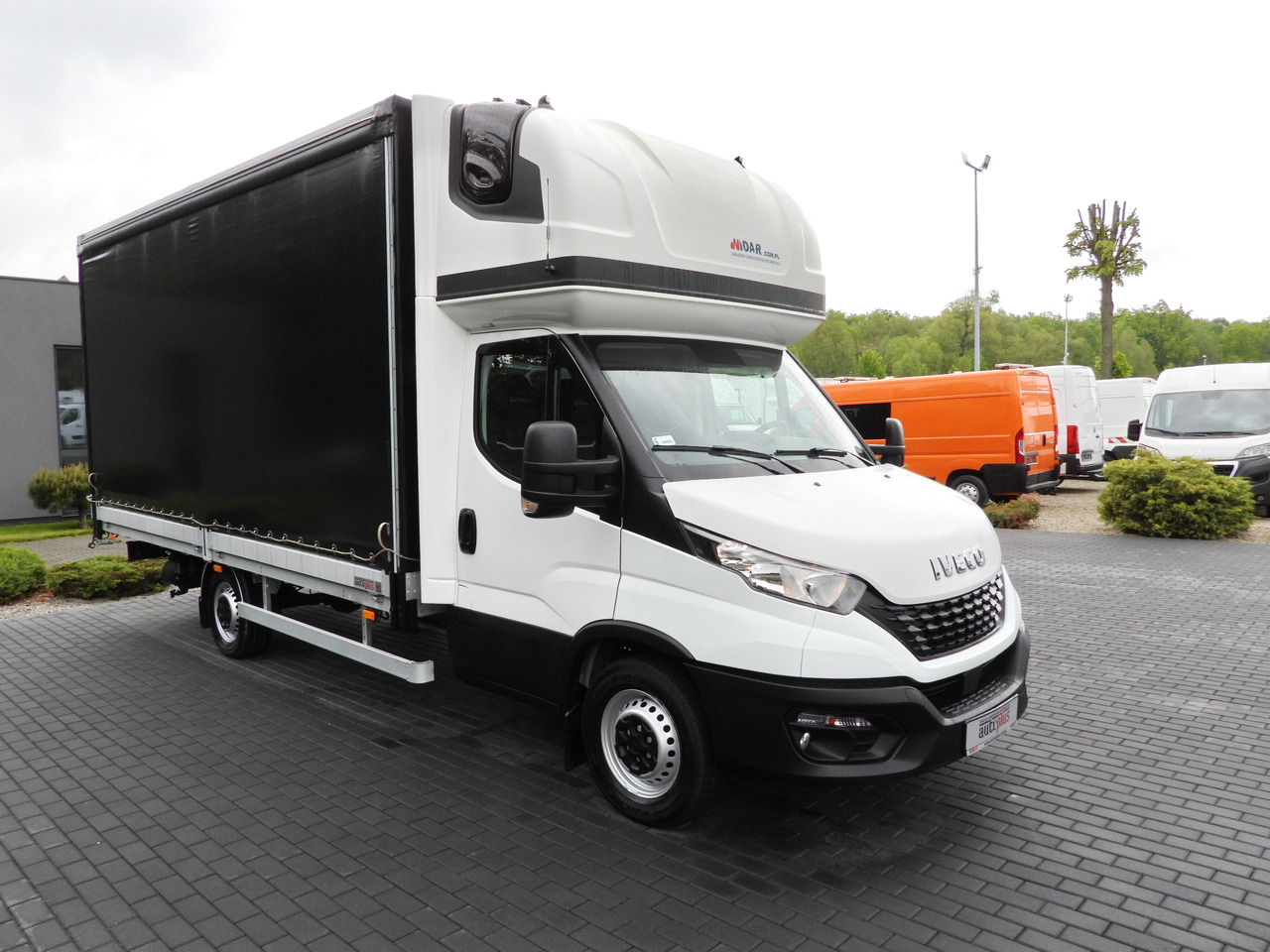 Iveco DAILY 35S18 PRITSCHE PLANE 10 PALETTEN WEBASTO - 커튼 사이드 밴 : 사진 4 Iveco DAILY 35S18 PRITSCHE PLANE 10 PALETTEN WEBASTO - 커튼 사이드 밴 : 사진 4