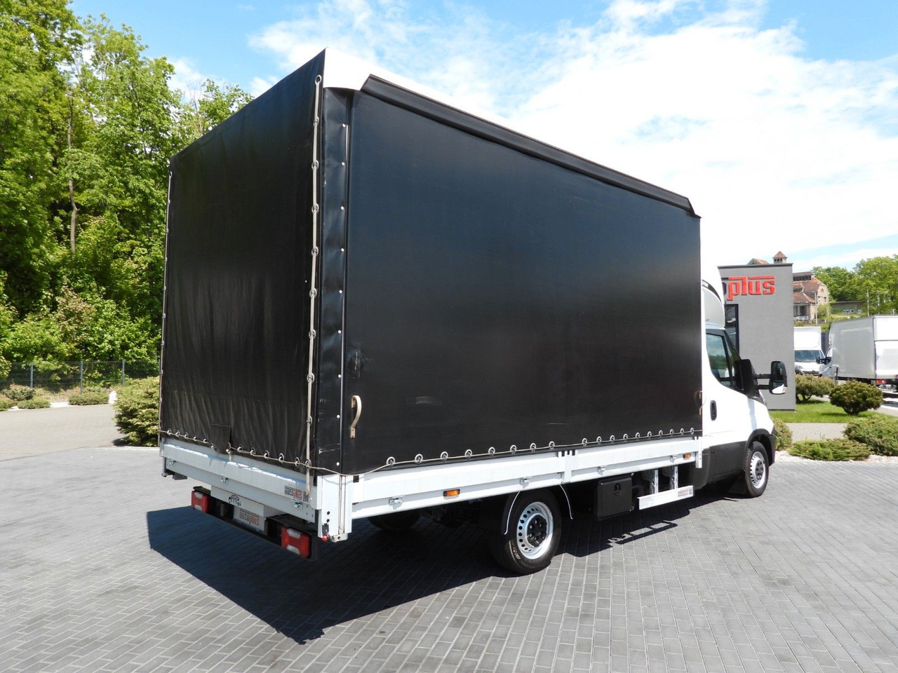 Iveco DAILY 35S18 PRITSCHE PLANE 10 PALETTEN WEBASTO - 커튼 사이드 밴, 콤비 밴 : 사진 3 Iveco DAILY 35S18 PRITSCHE PLANE 10 PALETTEN WEBASTO - 커튼 사이드 밴, 콤비 밴 : 사진 3