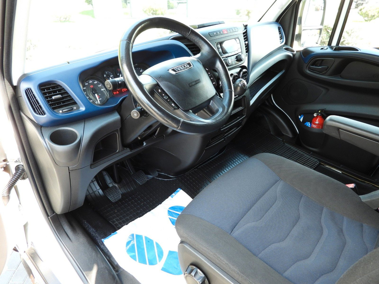 Iveco DAILY 35S18 PRITSCHE PLANE 10 PALETTEN WEBASTO - 커튼 사이드 밴, 콤비 밴 : 사진 2 Iveco DAILY 35S18 PRITSCHE PLANE 10 PALETTEN WEBASTO - 커튼 사이드 밴, 콤비 밴 : 사진 2