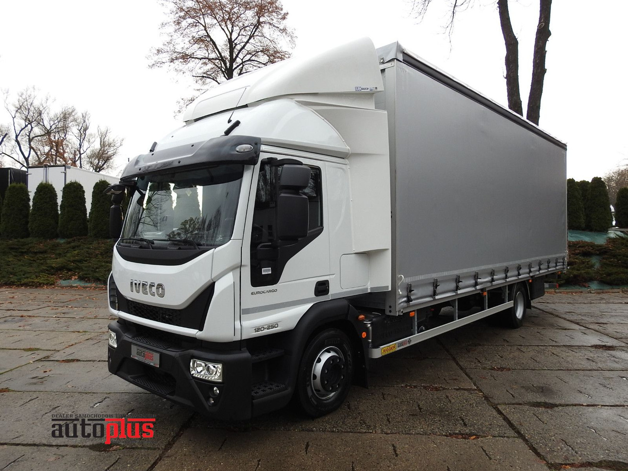 Iveco EUROCARGO 120-250 PRITSCHE PLANE 18 PALETTEN A/C - 커튼사이더 트럭 : 사진 1 Iveco EUROCARGO 120-250 PRITSCHE PLANE 18 PALETTEN A/C - 커튼사이더 트럭 : 사진 1