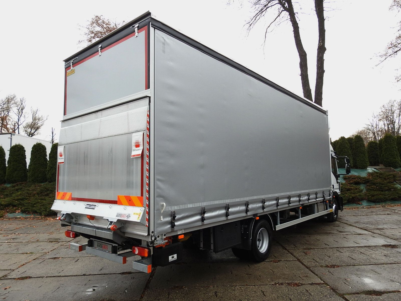 Iveco EUROCARGO 120-250 PRITSCHE PLANE 18 PALETTEN A/C - 커튼사이더 트럭 : 사진 3 Iveco EUROCARGO 120-250 PRITSCHE PLANE 18 PALETTEN A/C - 커튼사이더 트럭 : 사진 3