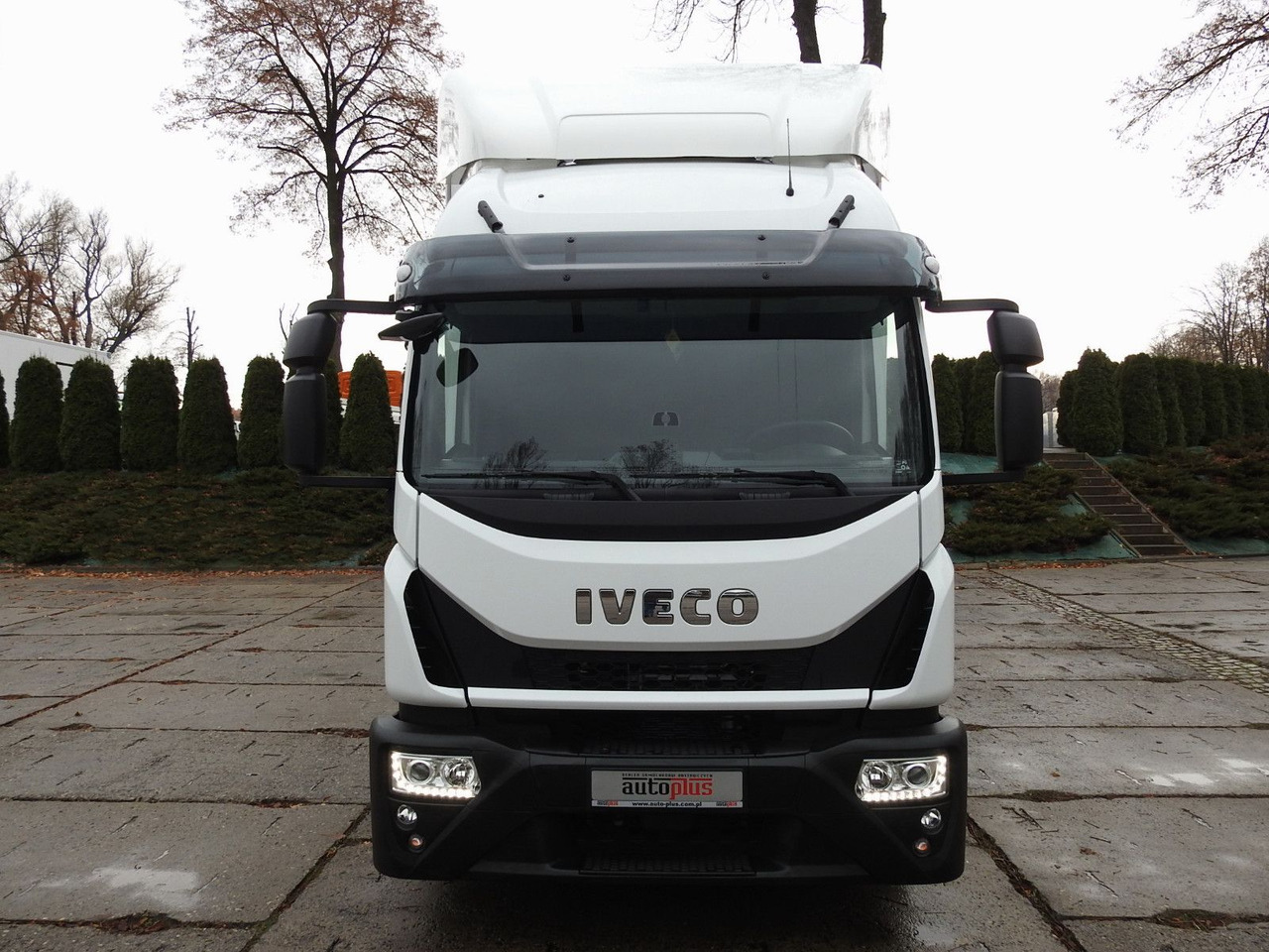 Iveco EUROCARGO 120-250 PRITSCHE PLANE 18 PALETTEN A/C - 커튼사이더 트럭 : 사진 5 Iveco EUROCARGO 120-250 PRITSCHE PLANE 18 PALETTEN A/C - 커튼사이더 트럭 : 사진 5