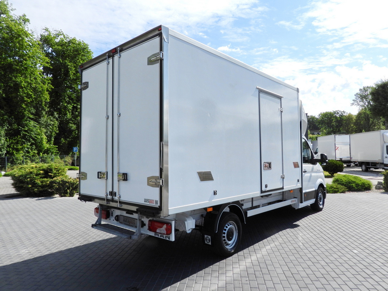 MAN TGE 3.140 REGRIGERATOR BOX -1*C 8 PALLETS HEATING FUNCTION CRUISE CONTROL PNEUMATICS AIR CONDITIONING 140HP - 냉동 밴 : 사진 3 MAN TGE 3.140 REGRIGERATOR BOX -1*C 8 PALLETS HEATING FUNCTION CRUISE CONTROL PNEUMATICS AIR CONDITIONING 140HP - 냉동 밴 : 사진 3
