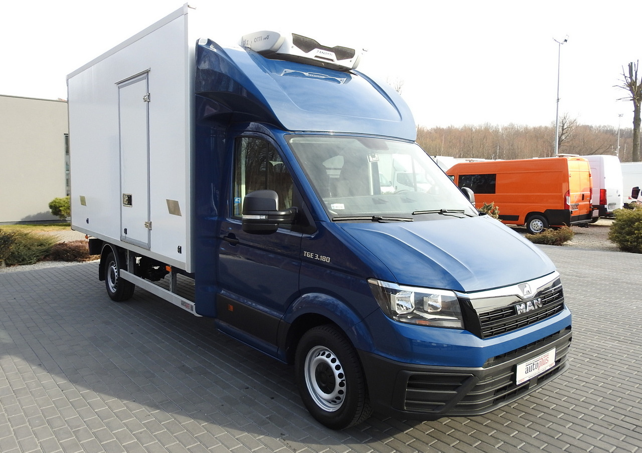 MAN TGE 3.180 REGRIGERATOR BOX -5*C 8 PALLETS HEATING FUNCTION CRUISE CONTROL PNEUMATICS AIR CONDITIONING 180HP - 냉동 밴 : 사진 4 MAN TGE 3.180 REGRIGERATOR BOX -5*C 8 PALLETS HEATING FUNCTION CRUISE CONTROL PNEUMATICS AIR CONDITIONING 180HP - 냉동 밴 : 사진 4