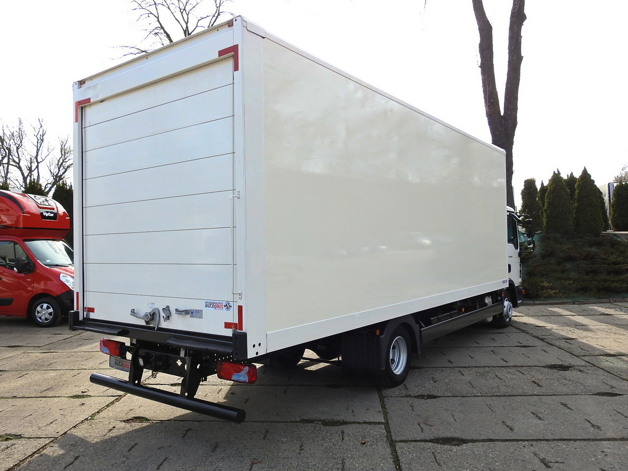 MAN TGL 8.18 BOX 16 PALLETS CRUISE CONTROL TWIN WHEELS 180HP - 박스 트럭 : 사진 3 MAN TGL 8.18 BOX 16 PALLETS CRUISE CONTROL TWIN WHEELS 180HP - 박스 트럭 : 사진 3