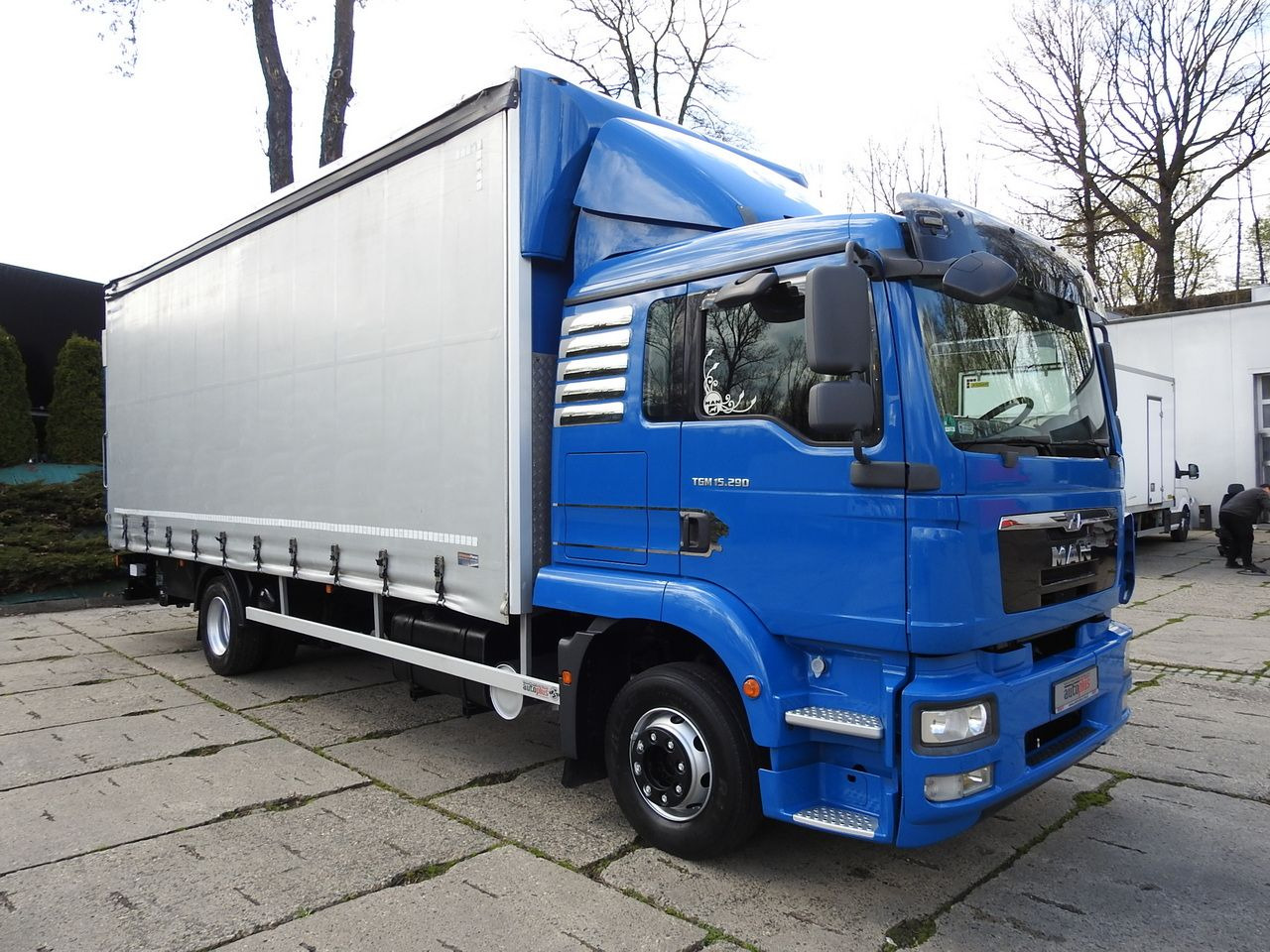 MAN TGM 15.290 TARPAULIN LIFT 18 PALLETS CRUISE CONTROL TWIN WHEELS AIR CONDITIONING 290HP - 커튼사이더 트럭 : 사진 4 MAN TGM 15.290 TARPAULIN LIFT 18 PALLETS CRUISE CONTROL TWIN WHEELS AIR CONDITIONING 290HP - 커튼사이더 트럭 : 사진 4