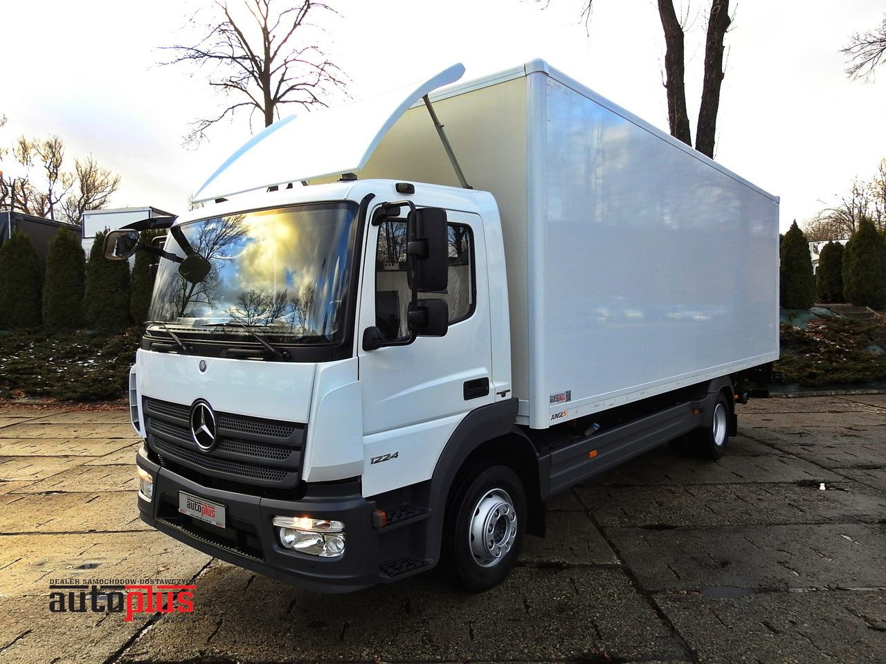 MERCEDES ATEGO 12.24 BOX LIFT 18 PALLETS CRUISE CONTROL AUTOMATIC TRANSMISSION TWIN WHEELS AIR CONDITIONING 240HP - 박스 트럭 : 사진 1 MERCEDES ATEGO 12.24 BOX LIFT 18 PALLETS CRUISE CONTROL AUTOMATIC TRANSMISSION TWIN WHEELS AIR CONDITIONING 240HP - 박스 트럭 : 사진 1