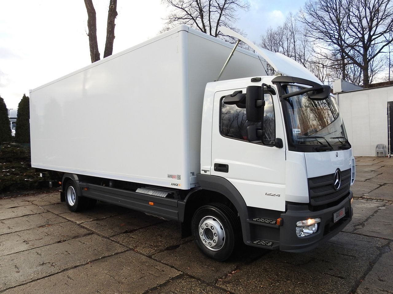 MERCEDES ATEGO 12.24 BOX LIFT 18 PALLETS CRUISE CONTROL AUTOMATIC TRANSMISSION TWIN WHEELS AIR CONDITIONING 240HP - 박스 트럭 : 사진 4 MERCEDES ATEGO 12.24 BOX LIFT 18 PALLETS CRUISE CONTROL AUTOMATIC TRANSMISSION TWIN WHEELS AIR CONDITIONING 240HP - 박스 트럭 : 사진 4