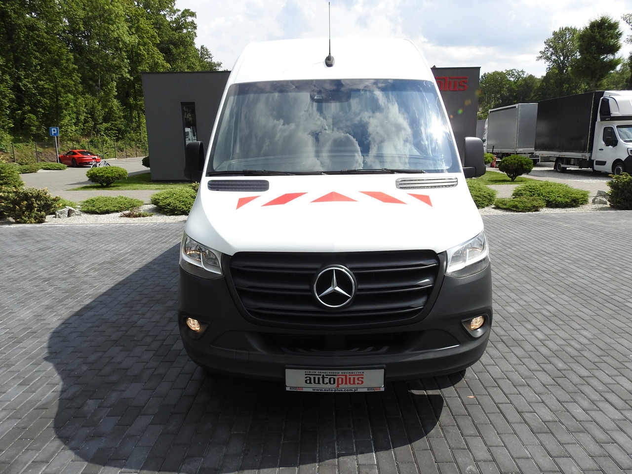 MERCEDES SPRINTER BOX DELIVERY VAN 5 SEATS CRUISE CONTROL NAVIGATION AIR CONDITIONING AUTOMATIC TRANSMISSION 160HP - 패널 밴 : 사진 5 MERCEDES SPRINTER BOX DELIVERY VAN 5 SEATS CRUISE CONTROL NAVIGATION AIR CONDITIONING AUTOMATIC TRANSMISSION 160HP - 패널 밴 : 사진 5