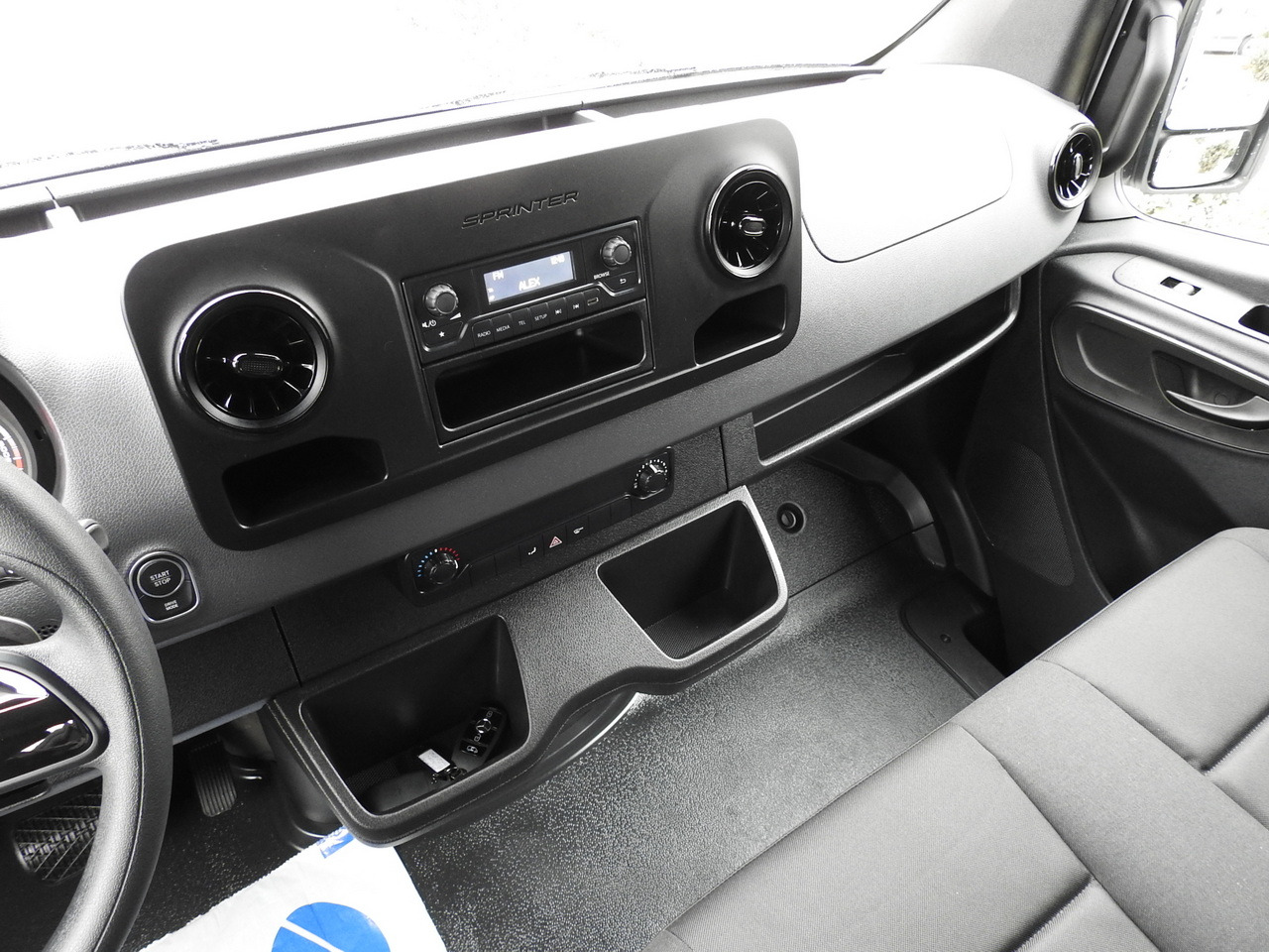 신규 패널 밴, 전기 밴 MERCEDES eSprinter NEW ELECTRIC VAN AUTOMATIC TRANSMISSION  GUARANTEE  95HP : 사진 30