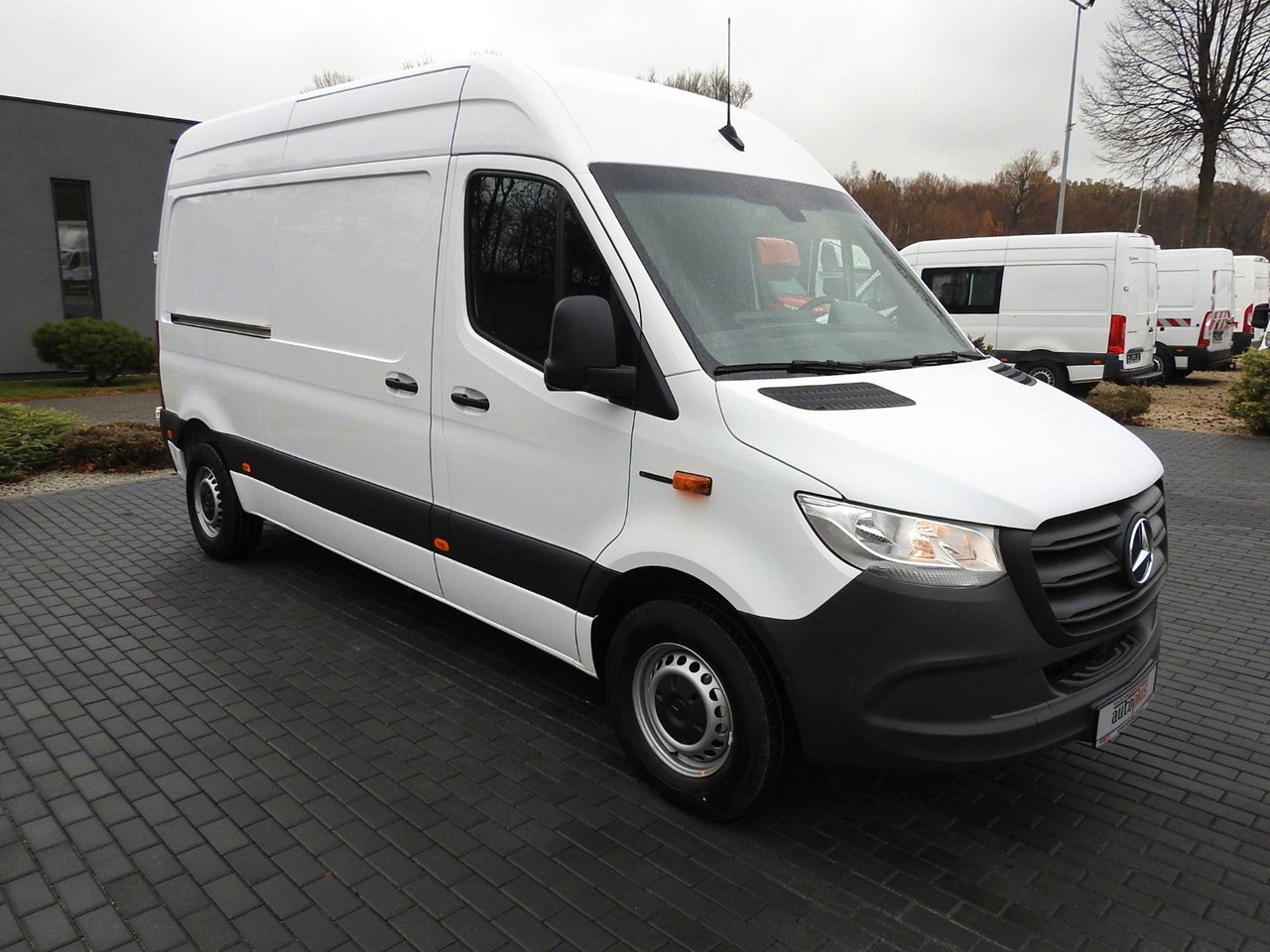 Mercedes-Benz ESPRINTER NEUE ELEKTRISCHEN KASTENWAGEN AUTOMAT - 패널 밴, 전기 밴 : 사진 4 Mercedes-Benz ESPRINTER NEUE ELEKTRISCHEN KASTENWAGEN AUTOMAT - 패널 밴, 전기 밴 : 사진 4