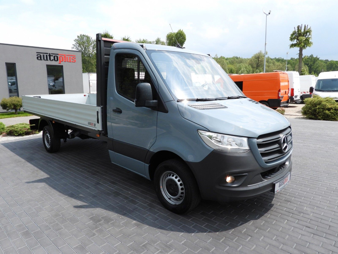 Mercedes-Benz SPRINTER 315 PRITSCHE 8 PALETTEN TEMPOMAT - 플랫베드 밴 : 사진 4 Mercedes-Benz SPRINTER 315 PRITSCHE 8 PALETTEN TEMPOMAT - 플랫베드 밴 : 사진 4