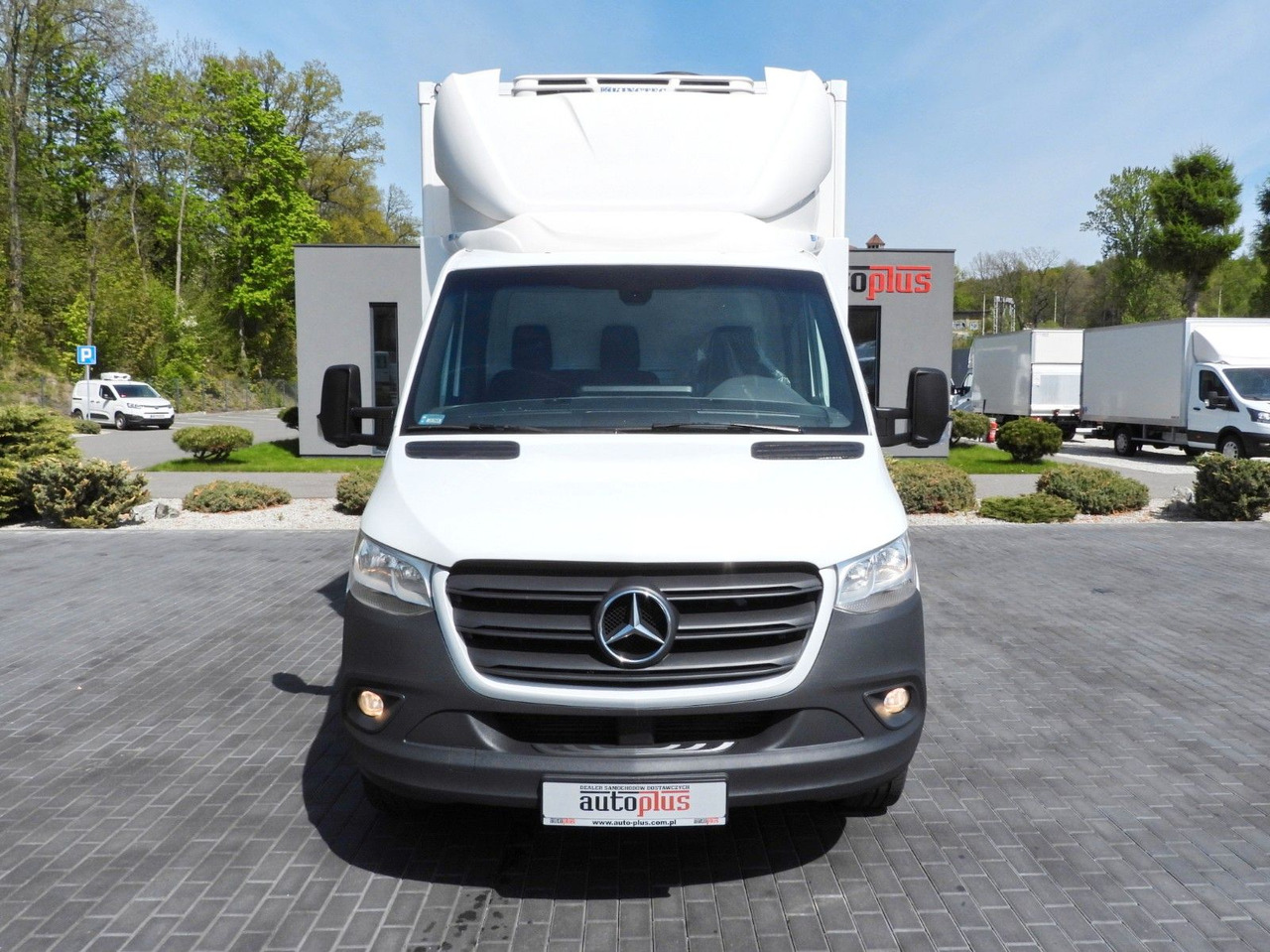 Mercedes-Benz SPRINTER 316 KÜHLKOFFER 0*C AUFZUG 8 PALETTEN - 냉동 밴 : 사진 5 Mercedes-Benz SPRINTER 316 KÜHLKOFFER 0*C AUFZUG 8 PALETTEN - 냉동 밴 : 사진 5