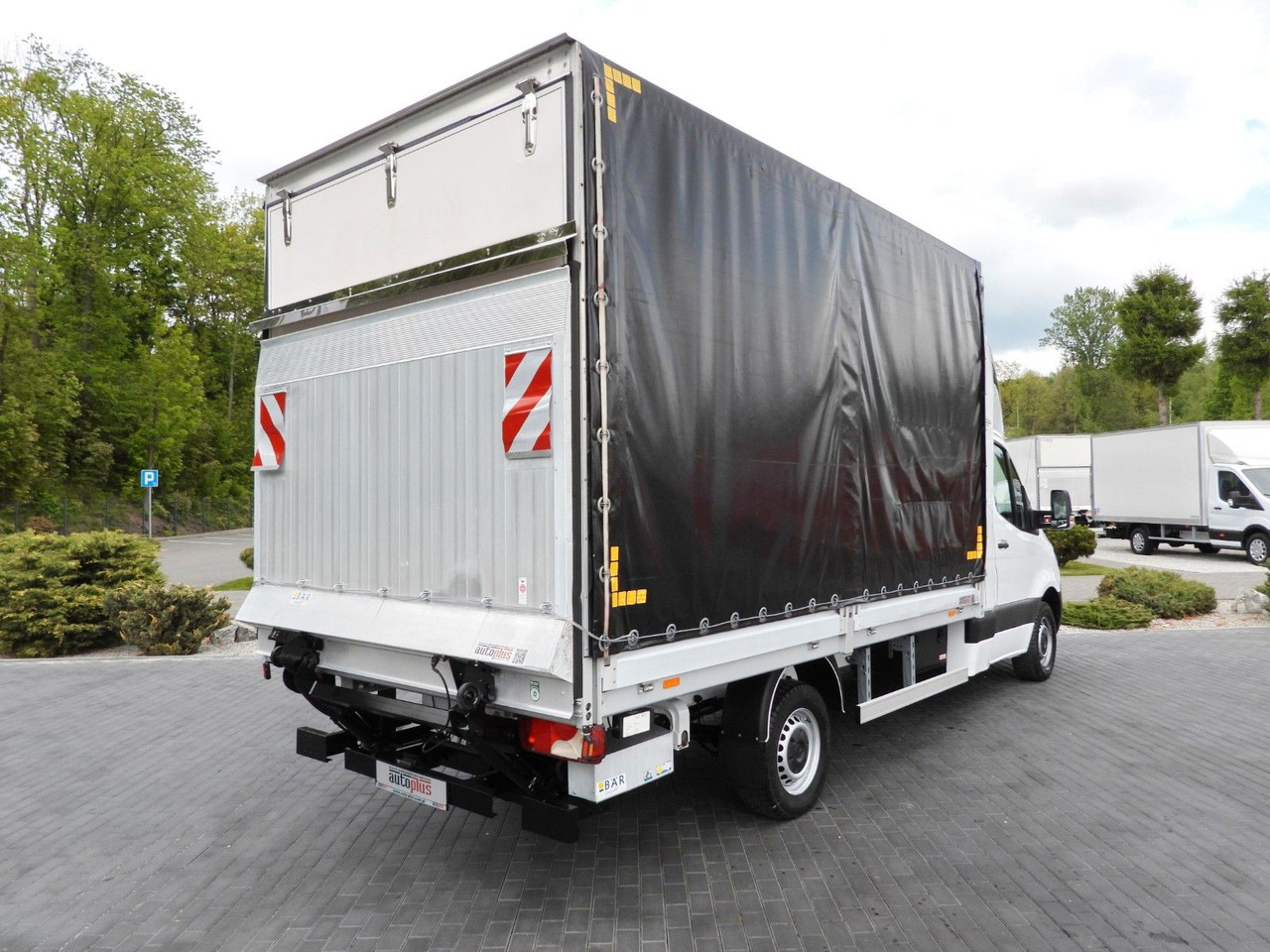 Mercedes-Benz SPRINTER 316 PRITSCHE PLANE AUFZUG 8 PALETTEN - 커튼 사이드 밴, 콤비 밴 : 사진 3 Mercedes-Benz SPRINTER 316 PRITSCHE PLANE AUFZUG 8 PALETTEN - 커튼 사이드 밴, 콤비 밴 : 사진 3