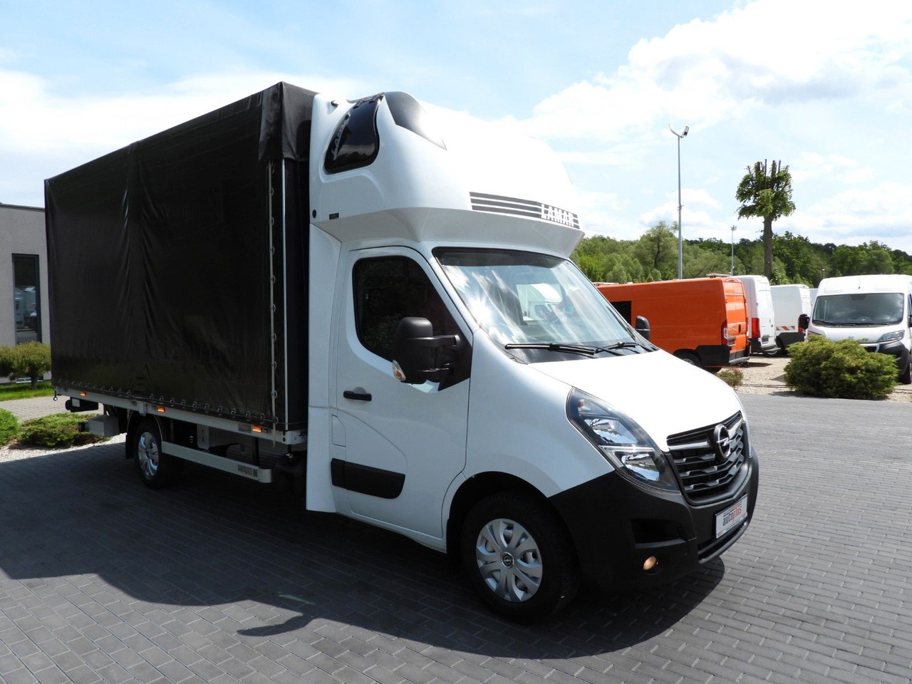 Opel MOVANO PRITSCHE PLANE AUFZUG 9 PALETTEN WEBASTO - 커튼 사이드 밴 : 사진 4 Opel MOVANO PRITSCHE PLANE AUFZUG 9 PALETTEN WEBASTO - 커튼 사이드 밴 : 사진 4