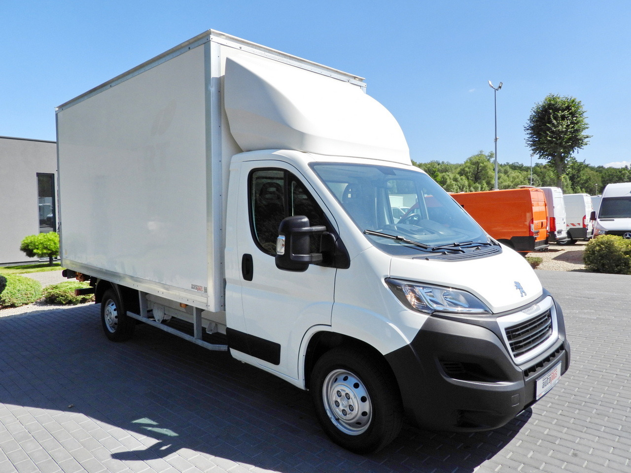PEUGEOT BOXER BOX LIFT 8 PALLETS CRUISE CONTROL AIR CONDITIONING 130HP - 박스 밴 : 사진 4 PEUGEOT BOXER BOX LIFT 8 PALLETS CRUISE CONTROL AIR CONDITIONING 130HP - 박스 밴 : 사진 4
