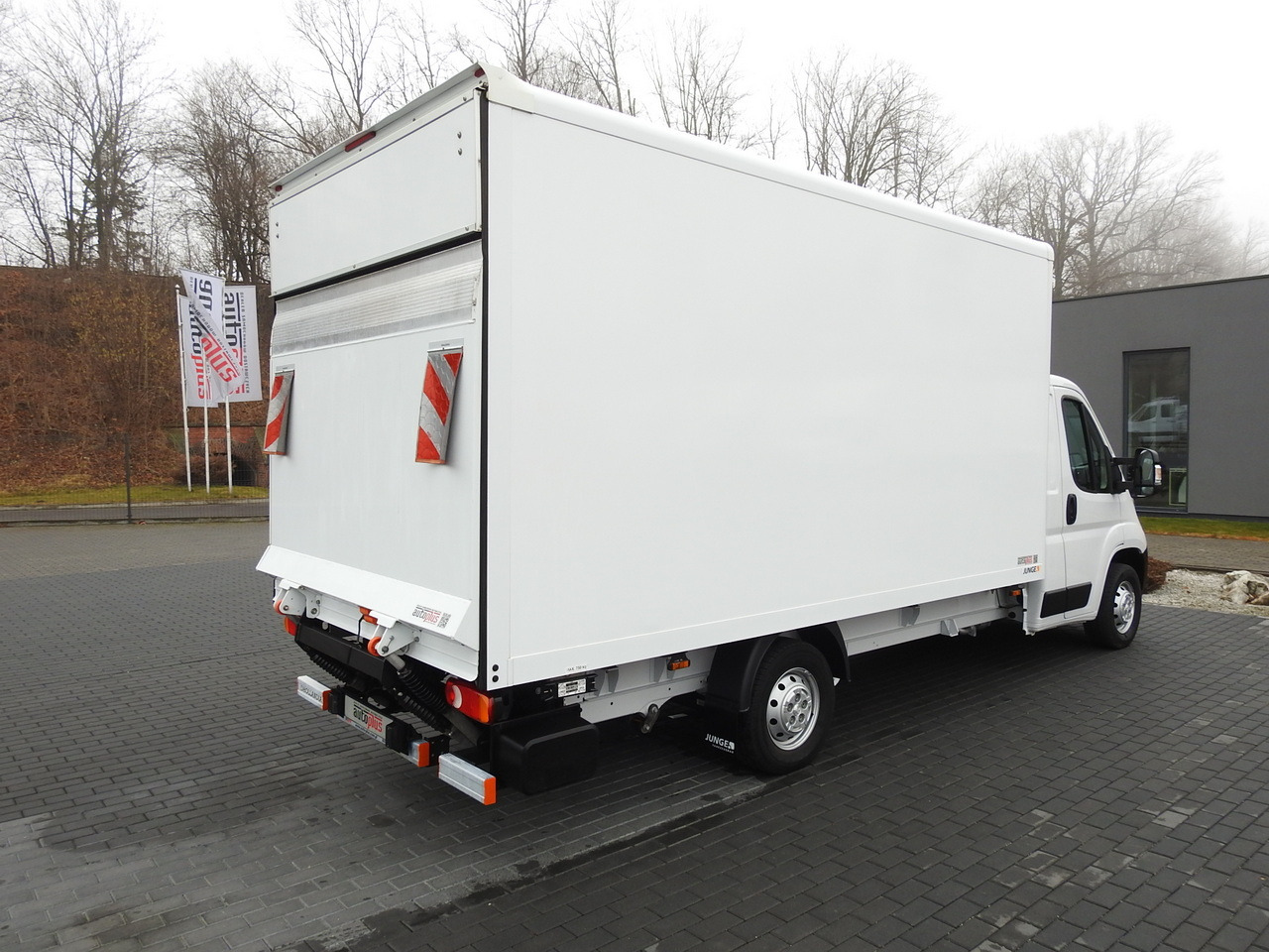 PEUGEOT BOXER BOX LIFT 8 PALLETS CRUISE CONTROL AIR CONDITIONING 140HP - 박스 밴 : 사진 3 PEUGEOT BOXER BOX LIFT 8 PALLETS CRUISE CONTROL AIR CONDITIONING 140HP - 박스 밴 : 사진 3