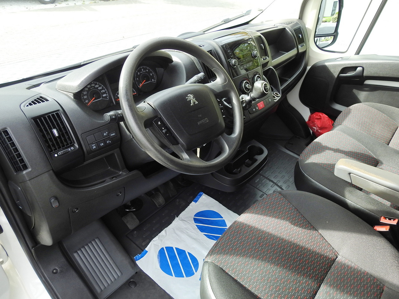 PEUGEOT BOXER STAKE BODY DOUBLE CABIN DOKA 7 SEATS AIR CONDITIONING 140HP - 콤비 밴 : 사진 2 PEUGEOT BOXER STAKE BODY DOUBLE CABIN DOKA 7 SEATS AIR CONDITIONING 140HP - 콤비 밴 : 사진 2