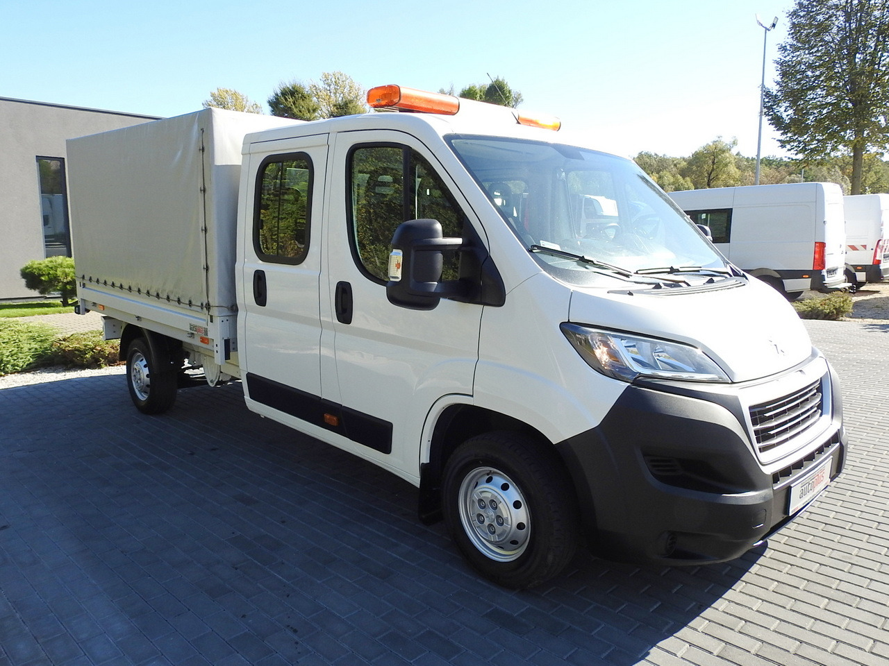 PEUGEOT BOXER STAKE BODY DOUBLE CABIN DOKA 7 SEATS AIR CONDITIONING 140HP - 콤비 밴 : 사진 4 PEUGEOT BOXER STAKE BODY DOUBLE CABIN DOKA 7 SEATS AIR CONDITIONING 140HP - 콤비 밴 : 사진 4