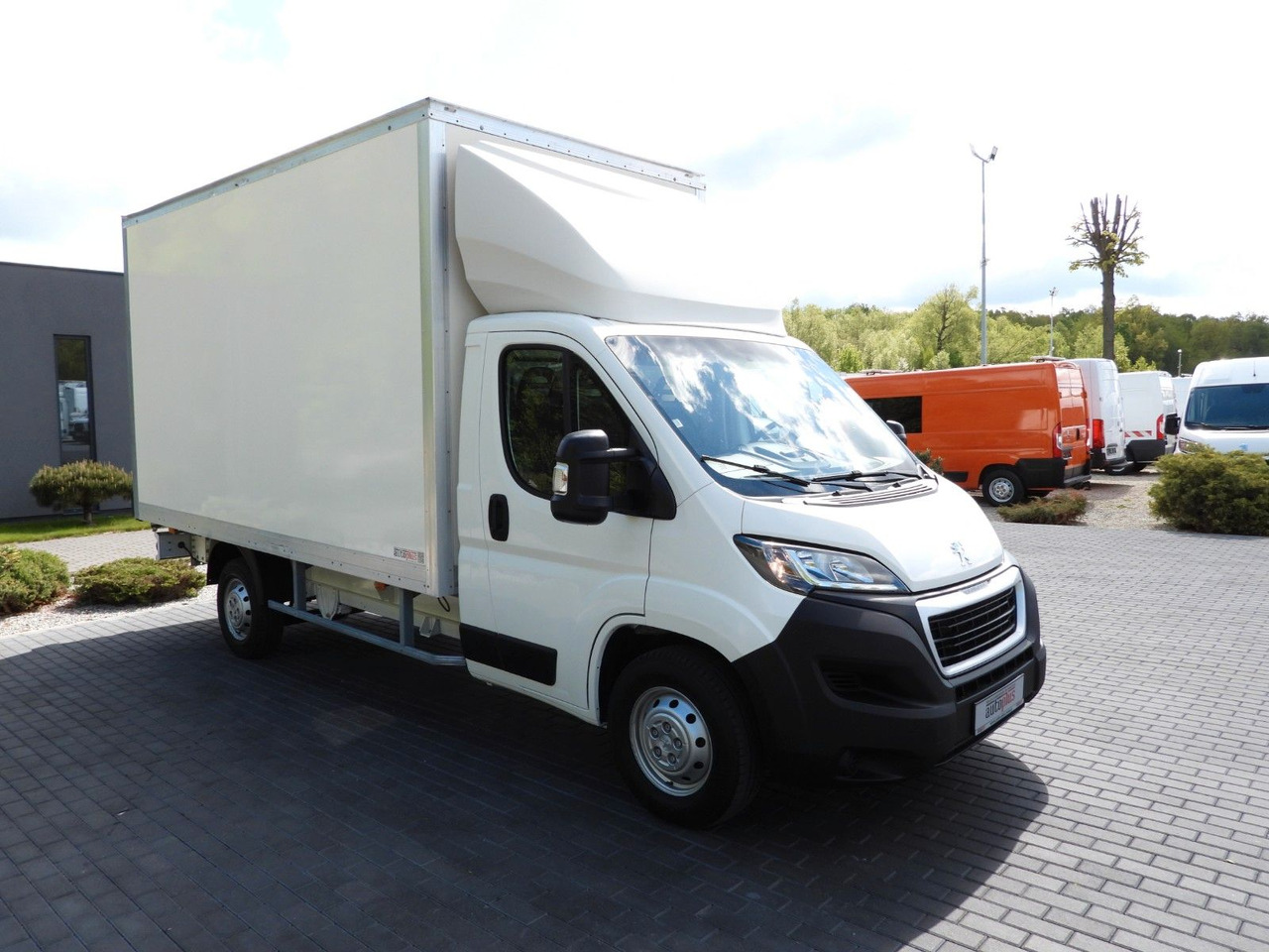 Peugeot BOXER KOFFER 8 PALETTEN TEMPOMAT KLIMAANLAGE Peugeot BOXER KOFFER 8 PALETTEN TEMPOMAT KLIMAANLAGE - 박스 밴 : 사진 4 Peugeot BOXER KOFFER 8 PALETTEN TEMPOMAT KLIMAANLAGE Peugeot BOXER KOFFER 8 PALETTEN TEMPOMAT KLIMAANLAGE - 박스 밴 : 사진 4