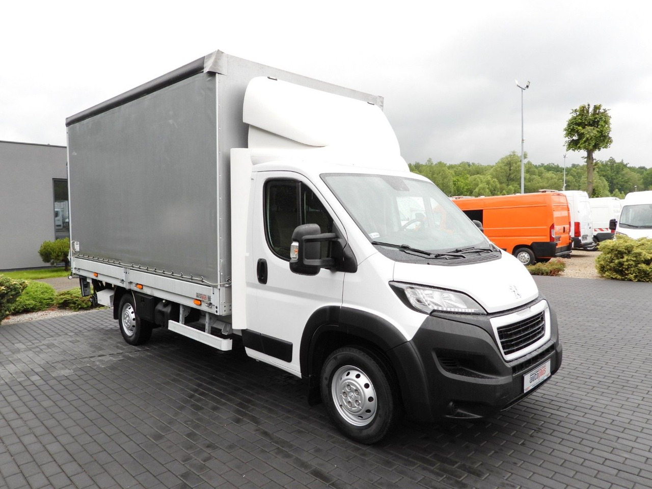 Peugeot BOXER PRITSCHE PLANE AUFZUG 8 PALETTEN TEMPOMAT - 커튼 사이드 밴 : 사진 4 Peugeot BOXER PRITSCHE PLANE AUFZUG 8 PALETTEN TEMPOMAT - 커튼 사이드 밴 : 사진 4