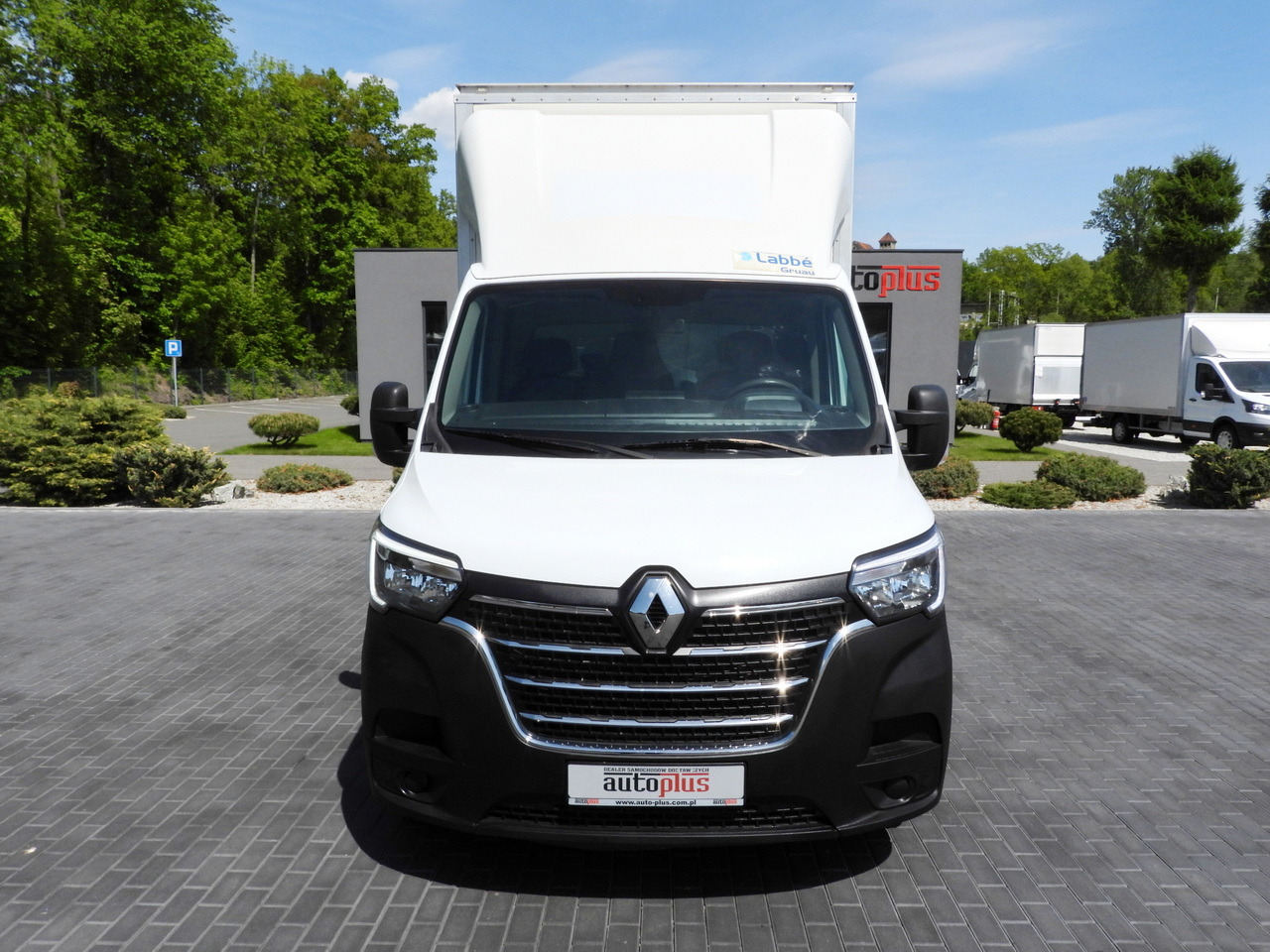 RENAULT MASTER BOX LIFT 8 PALLETS CRUISE CONTROL NAVIGATION LED LIGHTS TWIN WHEELS AIR CONDITIONING 145HP - 박스 밴 : 사진 5 RENAULT MASTER BOX LIFT 8 PALLETS CRUISE CONTROL NAVIGATION LED LIGHTS TWIN WHEELS AIR CONDITIONING 145HP - 박스 밴 : 사진 5