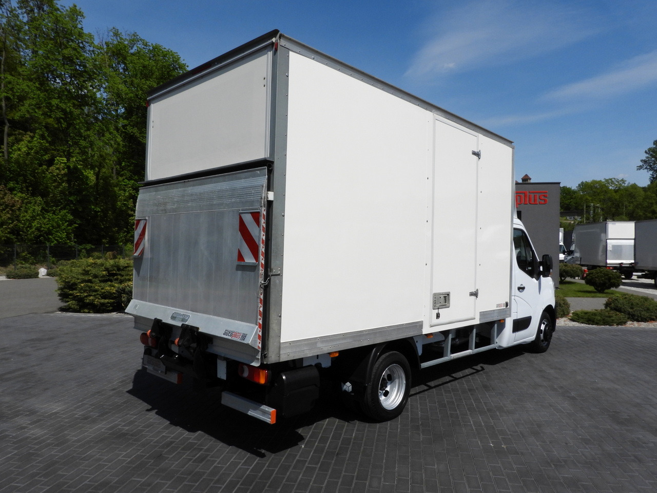 RENAULT MASTER BOX LIFT 8 PALLETS CRUISE CONTROL NAVIGATION LED LIGHTS TWIN WHEELS AIR CONDITIONING 145HP - 박스 밴 : 사진 3 RENAULT MASTER BOX LIFT 8 PALLETS CRUISE CONTROL NAVIGATION LED LIGHTS TWIN WHEELS AIR CONDITIONING 145HP - 박스 밴 : 사진 3