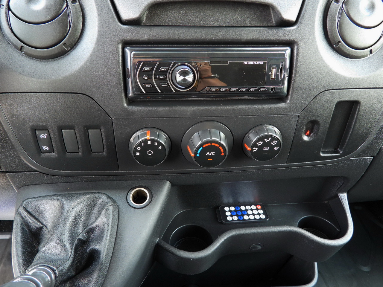 밴 RENAULT MASTER CRUISE CONTROL AIR CONDITIONING  110HP : 사진 27