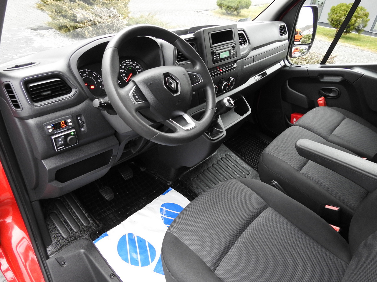 RENAULT MASTER REFRIGERATOR VAN 1*C CRUISE CONTROL AIR CONDITIONING LED LIGHTS 135HP - 냉동 밴 : 사진 2 RENAULT MASTER REFRIGERATOR VAN 1*C CRUISE CONTROL AIR CONDITIONING LED LIGHTS 135HP - 냉동 밴 : 사진 2