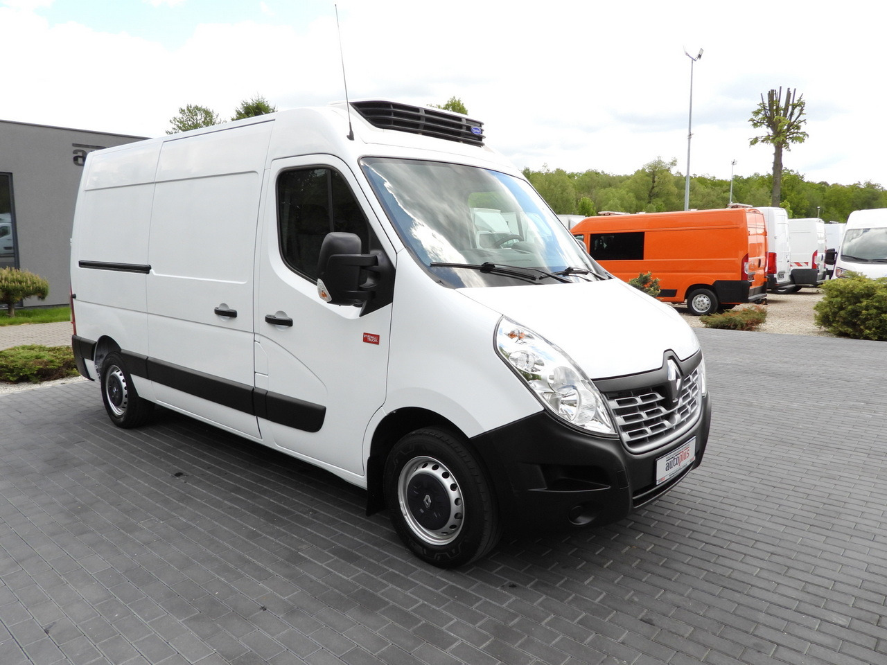 RENAULT MASTER REFRIGERATOR VAN -20*C POWER SUPPLY 230V CRUISE CONTROL AIR CONDITIONING 145HP - 냉동 밴 : 사진 4 RENAULT MASTER REFRIGERATOR VAN -20*C POWER SUPPLY 230V CRUISE CONTROL AIR CONDITIONING 145HP - 냉동 밴 : 사진 4
