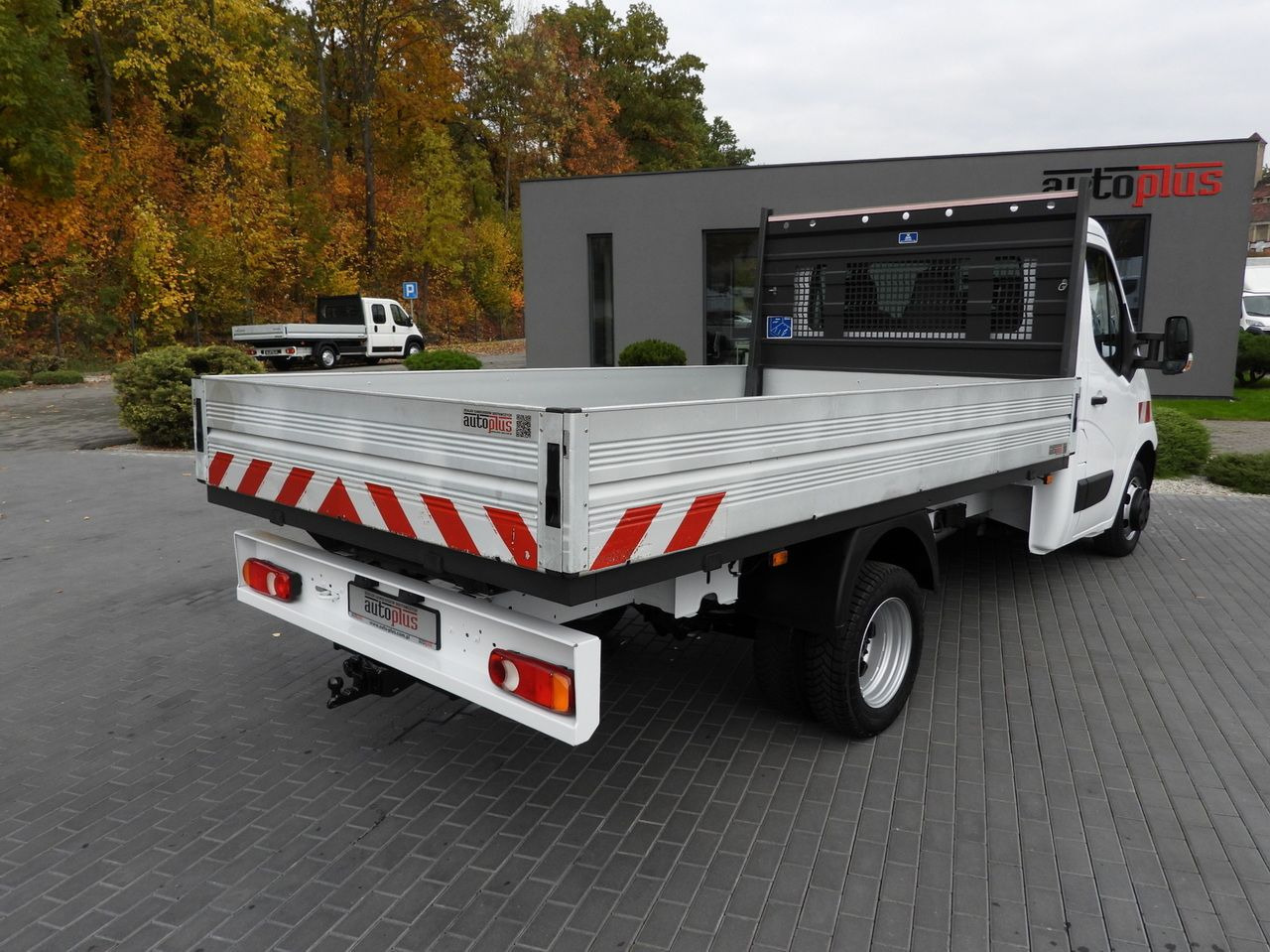 RENAULT MASTER STAKE BODY CRUISE CONTROL NAVIGATION TWIN WHEELS AIR CONDITIONING 130HP - 플랫베드 밴 : 사진 3 RENAULT MASTER STAKE BODY CRUISE CONTROL NAVIGATION TWIN WHEELS AIR CONDITIONING 130HP - 플랫베드 밴 : 사진 3