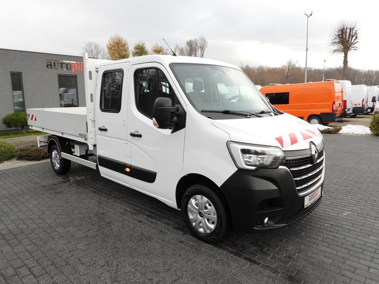 RENAULT MASTER STAKE BODY DOUBLE CABIN DOKA 6 SEATS CRUISE CONTROL NAVIGATION LED LIGHTS AIR CONDITIONING 150HP - 콤비 밴 : 사진 4 RENAULT MASTER STAKE BODY DOUBLE CABIN DOKA 6 SEATS CRUISE CONTROL NAVIGATION LED LIGHTS AIR CONDITIONING 150HP - 콤비 밴 : 사진 4