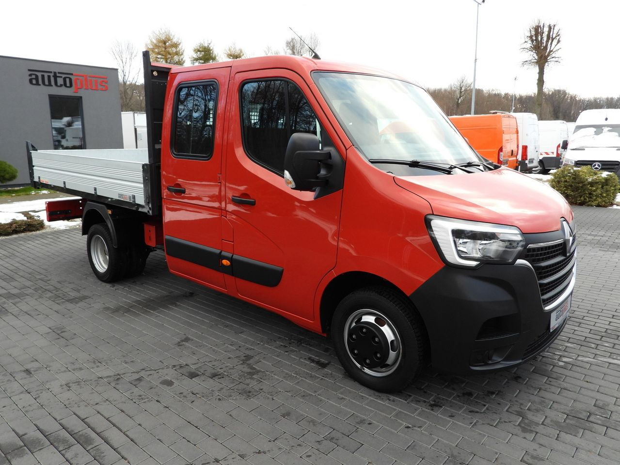 RENAULT MASTER TIPPER DOUBLE CABIN DOKA 6 SEATS CRUISE CONTROL LED LIGHTS TWIN WHEELS AIR CONDITIONING 145HP - 덤프 밴 : 사진 4 RENAULT MASTER TIPPER DOUBLE CABIN DOKA 6 SEATS CRUISE CONTROL LED LIGHTS TWIN WHEELS AIR CONDITIONING 145HP - 덤프 밴 : 사진 4