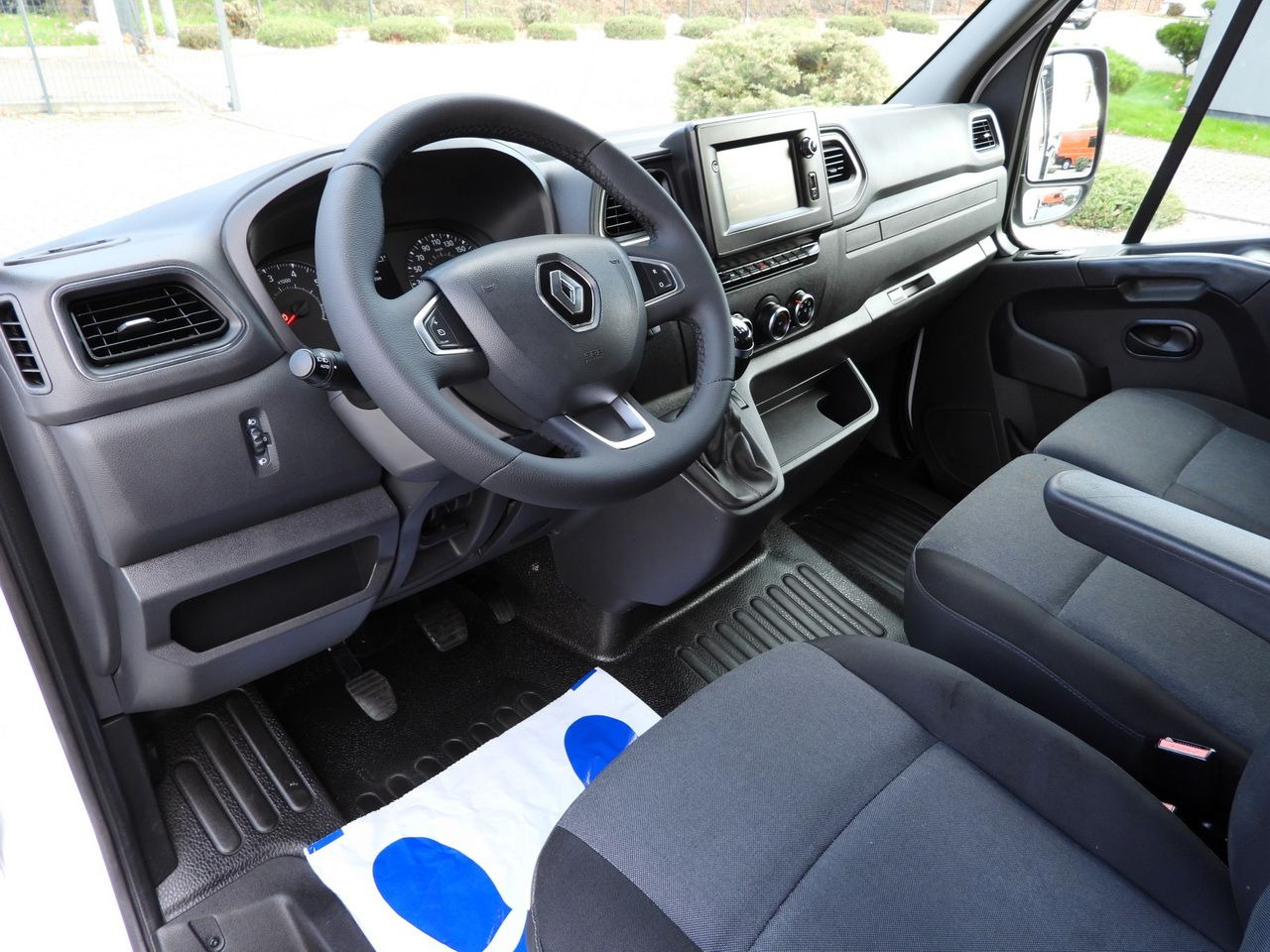 RENAULT MASTER TIPPER DOUBLE CABIN DOKA 7 SEATS CRUISE CONTROL NAVIGATION LED LIGHTS AIR CONDITIONING 145HP - 덤프 밴 : 사진 2 RENAULT MASTER TIPPER DOUBLE CABIN DOKA 7 SEATS CRUISE CONTROL NAVIGATION LED LIGHTS AIR CONDITIONING 145HP - 덤프 밴 : 사진 2