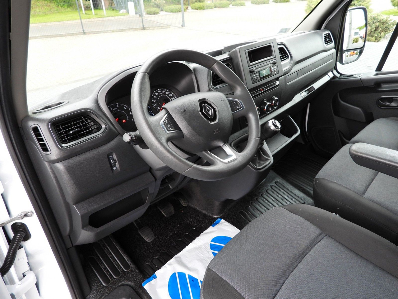 Renault MASTER PRITSCHE PLANE 10 PALETTEN TEMPOMAT A/C - 커튼 사이드 밴 : 사진 2 Renault MASTER PRITSCHE PLANE 10 PALETTEN TEMPOMAT A/C - 커튼 사이드 밴 : 사진 2