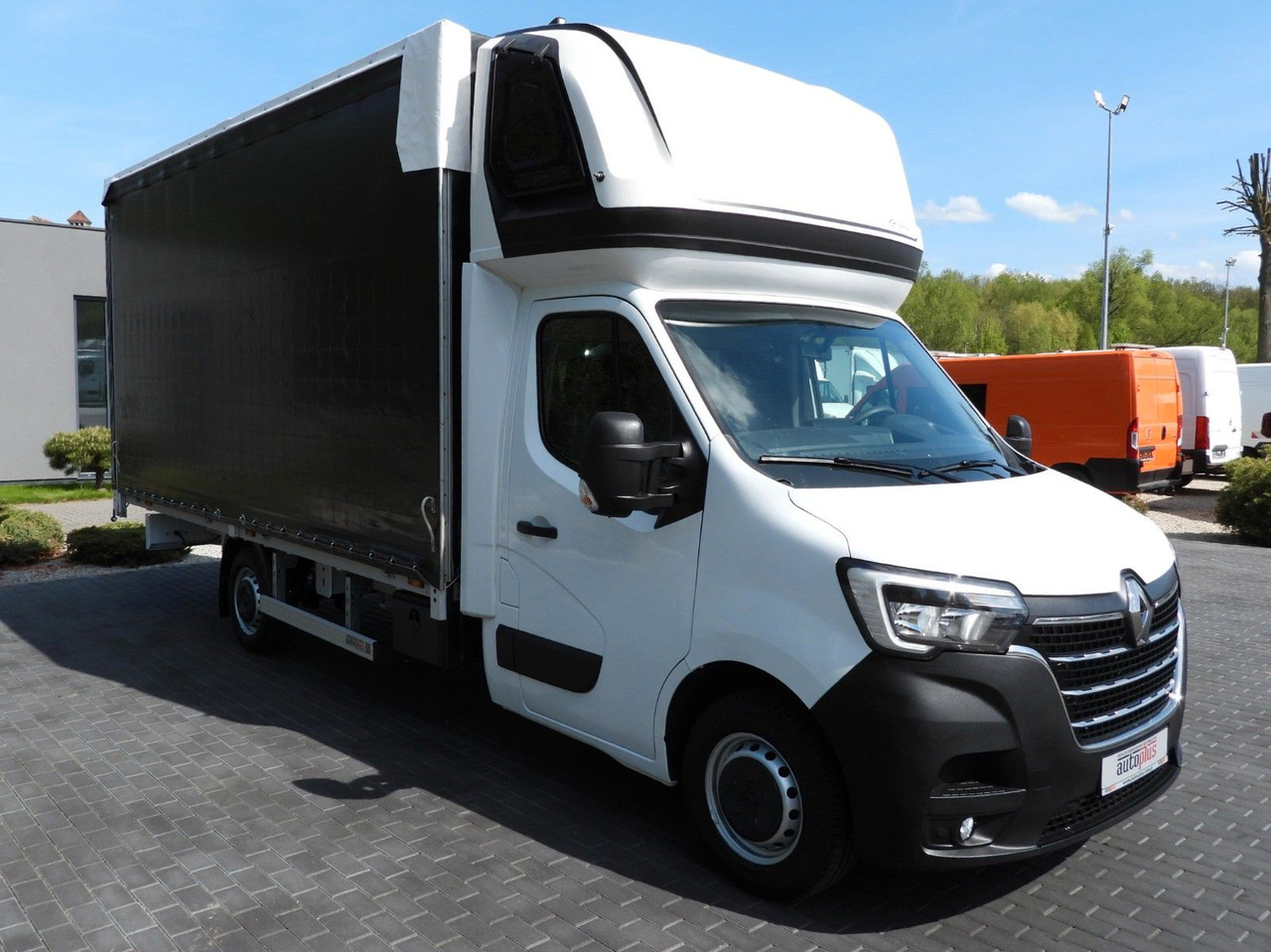 Renault MASTER PRITSCHE PLANE 10 PALETTEN WEBASTO A/C - 커튼 사이드 밴 : 사진 4 Renault MASTER PRITSCHE PLANE 10 PALETTEN WEBASTO A/C - 커튼 사이드 밴 : 사진 4