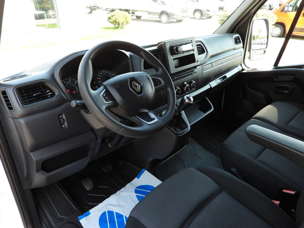 Renault MASTER PRITSCHE PLANE 10 PALETTEN WEBASTO A/C - 커튼 사이드 밴 : 사진 2 Renault MASTER PRITSCHE PLANE 10 PALETTEN WEBASTO A/C - 커튼 사이드 밴 : 사진 2