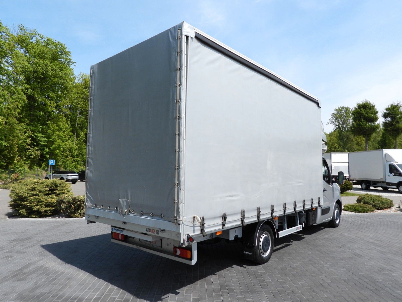 Renault MASTER PRITSCHE PLANE 10 PALETTEN WEBASTO A/C - 커튼 사이드 밴 : 사진 3 Renault MASTER PRITSCHE PLANE 10 PALETTEN WEBASTO A/C - 커튼 사이드 밴 : 사진 3