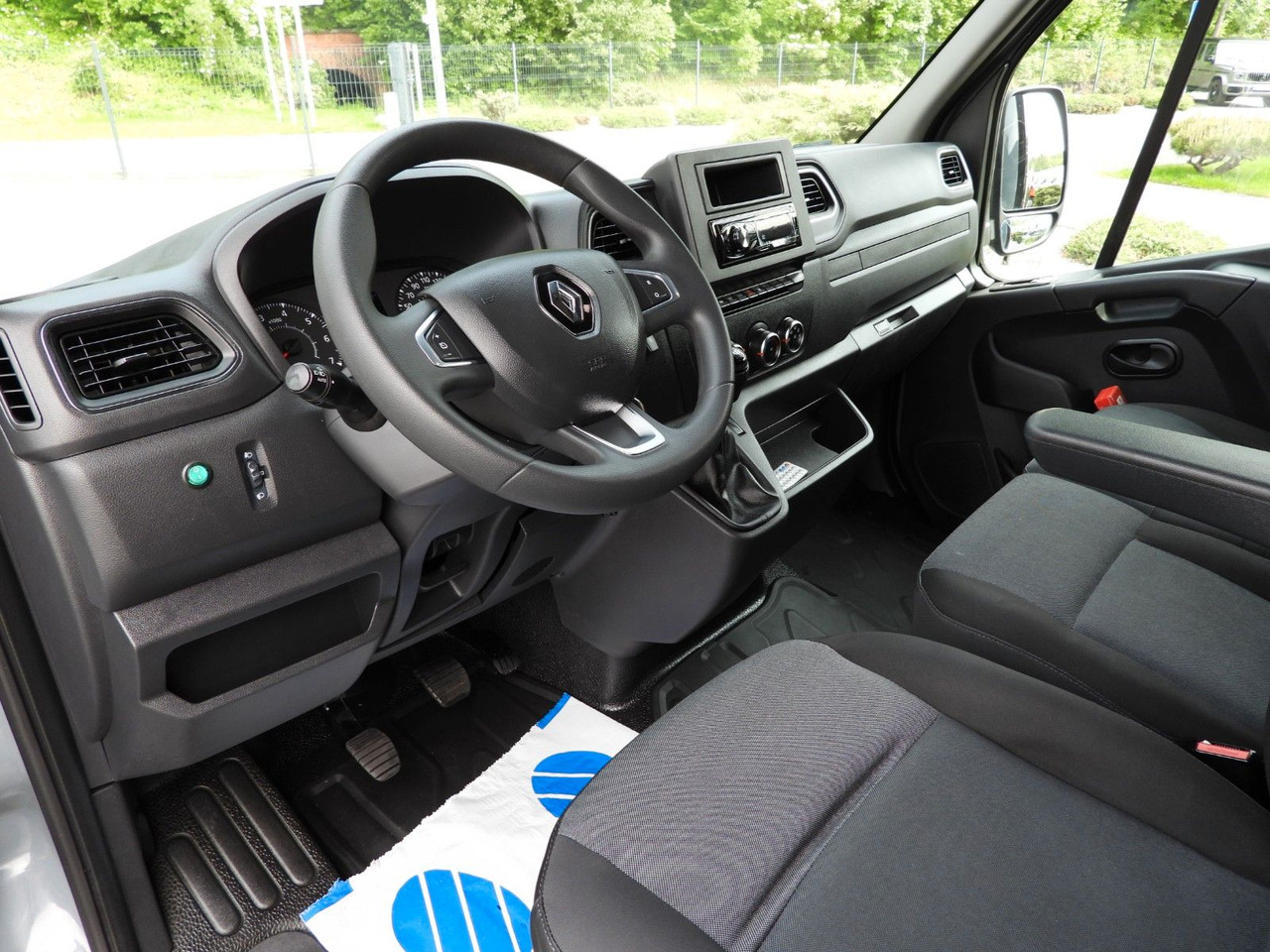 Renault MASTER PRITSCHE PLANE 10 PALETTEN WEBASTO TEMPOM - 커튼 사이드 밴 : 사진 2 Renault MASTER PRITSCHE PLANE 10 PALETTEN WEBASTO TEMPOM - 커튼 사이드 밴 : 사진 2