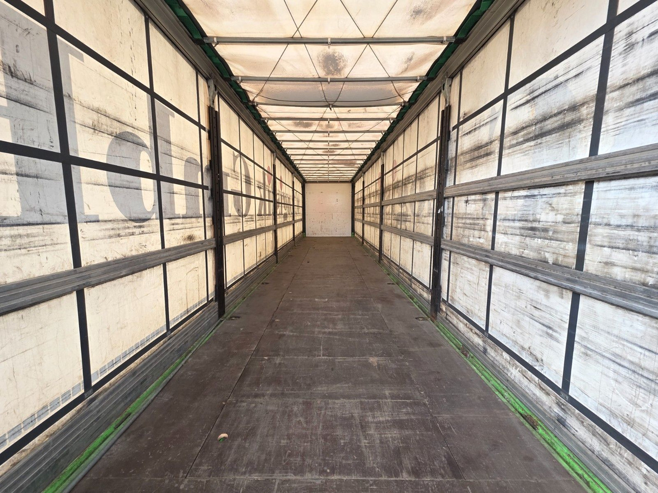 커튼사이더 세미 트레일러 Berger SAPL24 / Coilmulde / 5.560 kg LEERGEWICHT : 사진 10 커튼사이더 세미 트레일러 Berger SAPL24 / Coilmulde / 5.560 kg LEERGEWICHT : 사진 10