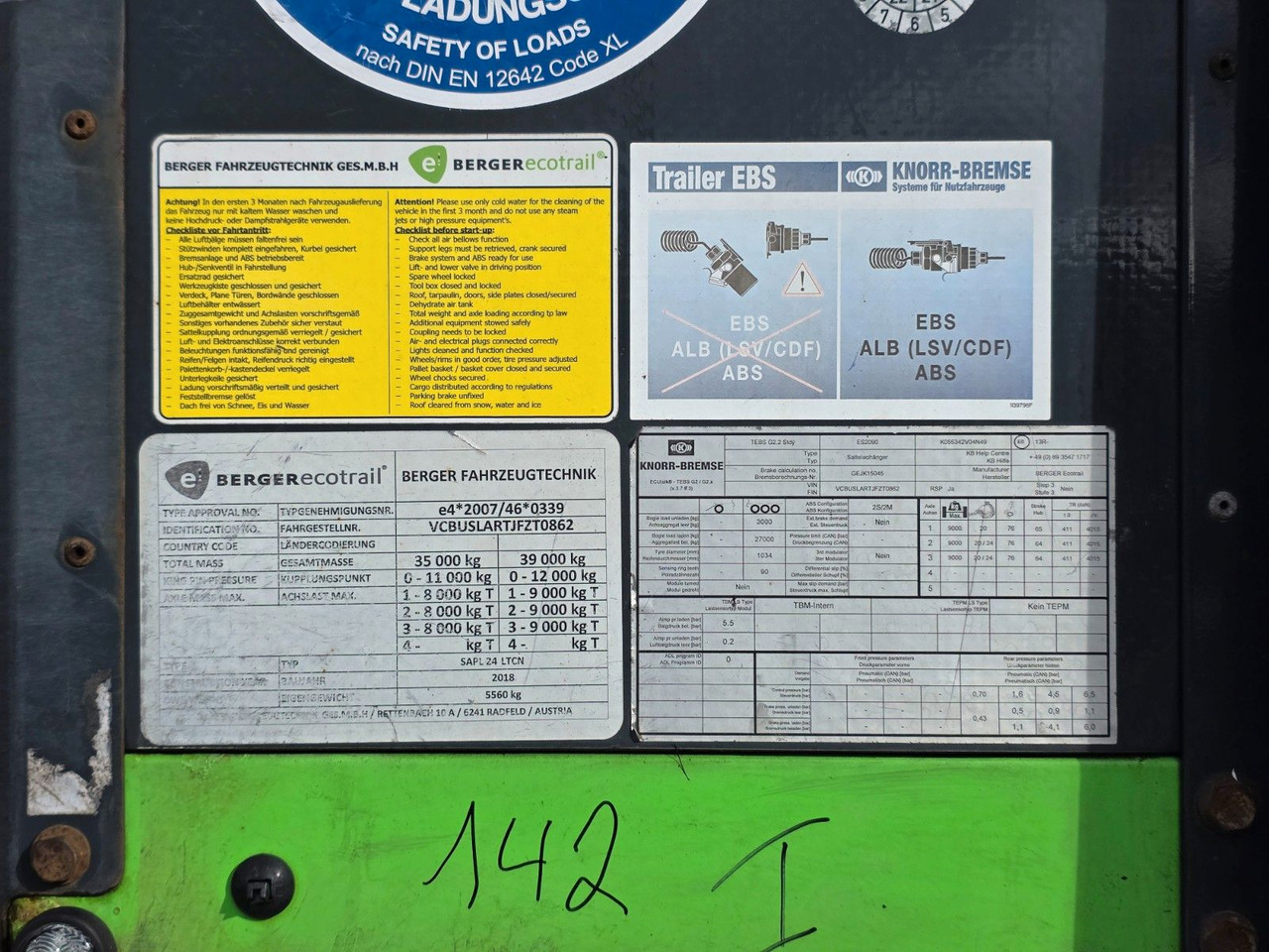 커튼사이더 세미 트레일러 Berger SAPL24 / Coilmulde / 5.560 kg LEERGEWICHT : 사진 47 커튼사이더 세미 트레일러 Berger SAPL24 / Coilmulde / 5.560 kg LEERGEWICHT : 사진 47